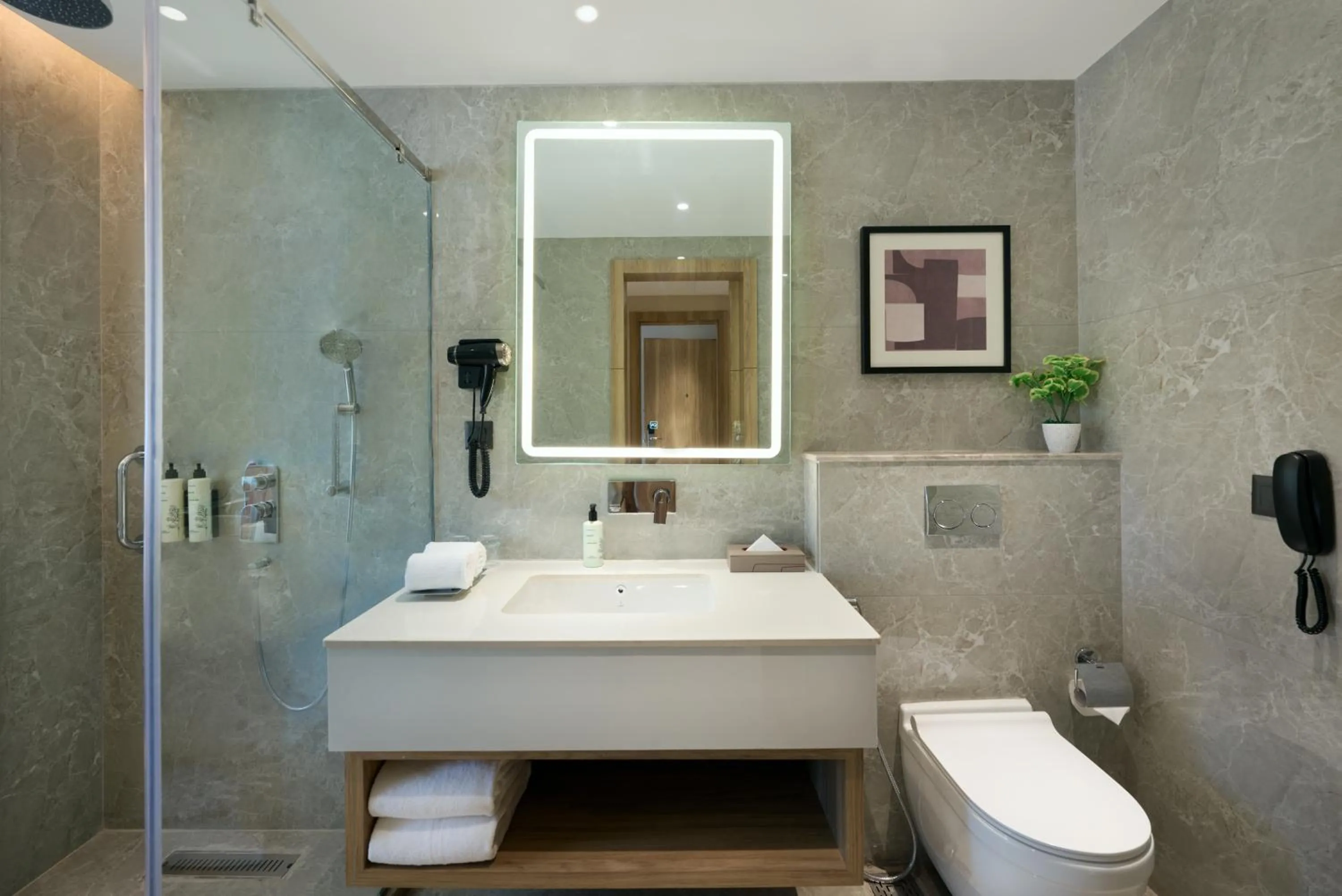 Bathroom in Riviera Sarovar Portico Pathankot