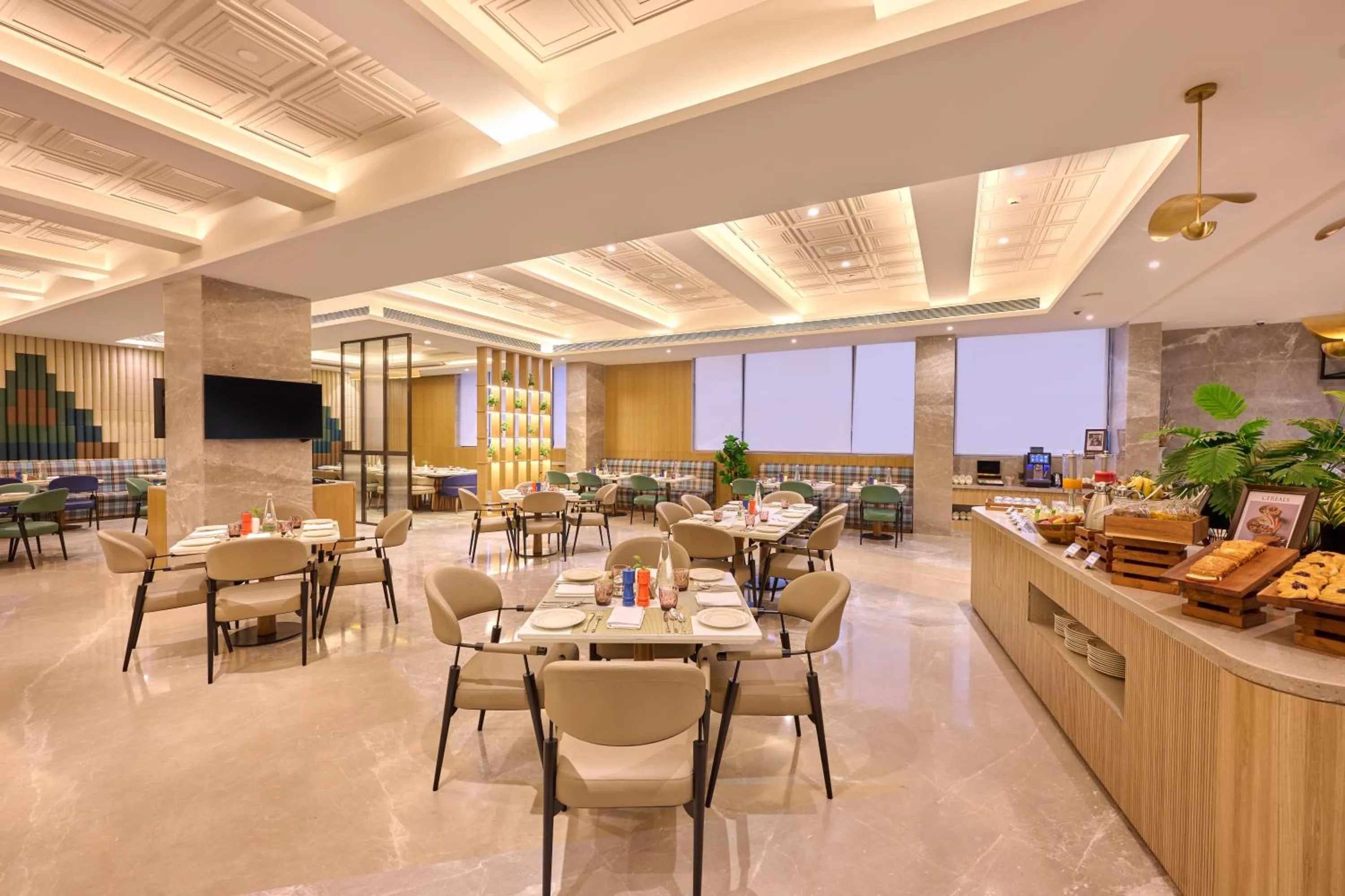 Restaurant/places to eat in Riviera Sarovar Portico Pathankot