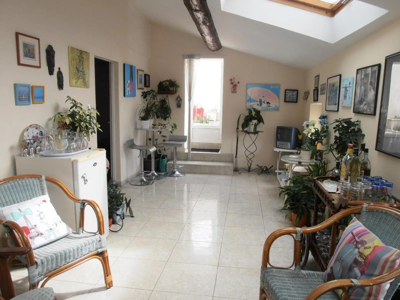 Lounge or bar in L'Orchidée