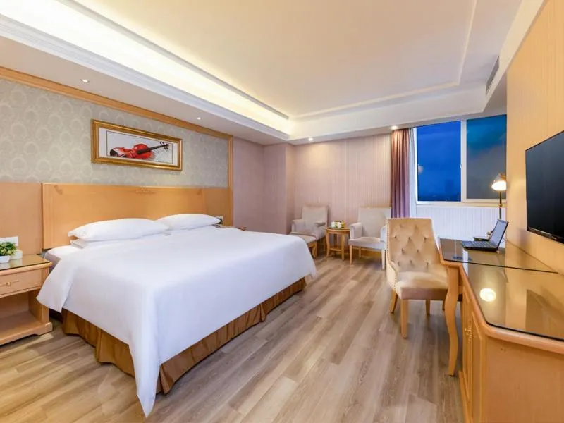 Bed in Vienna Hotel Shenzhen East Railway Station