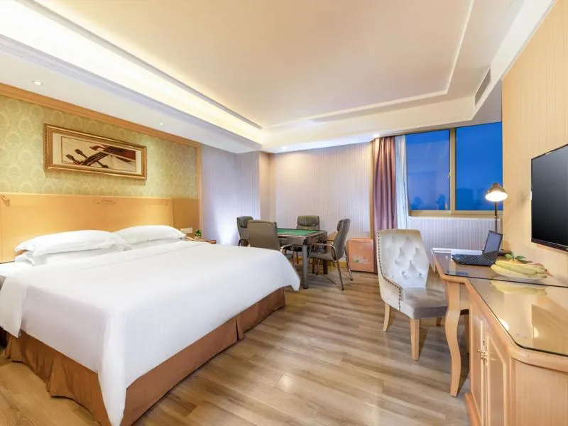 Bed in Vienna Hotel Shenzhen East Railway Station