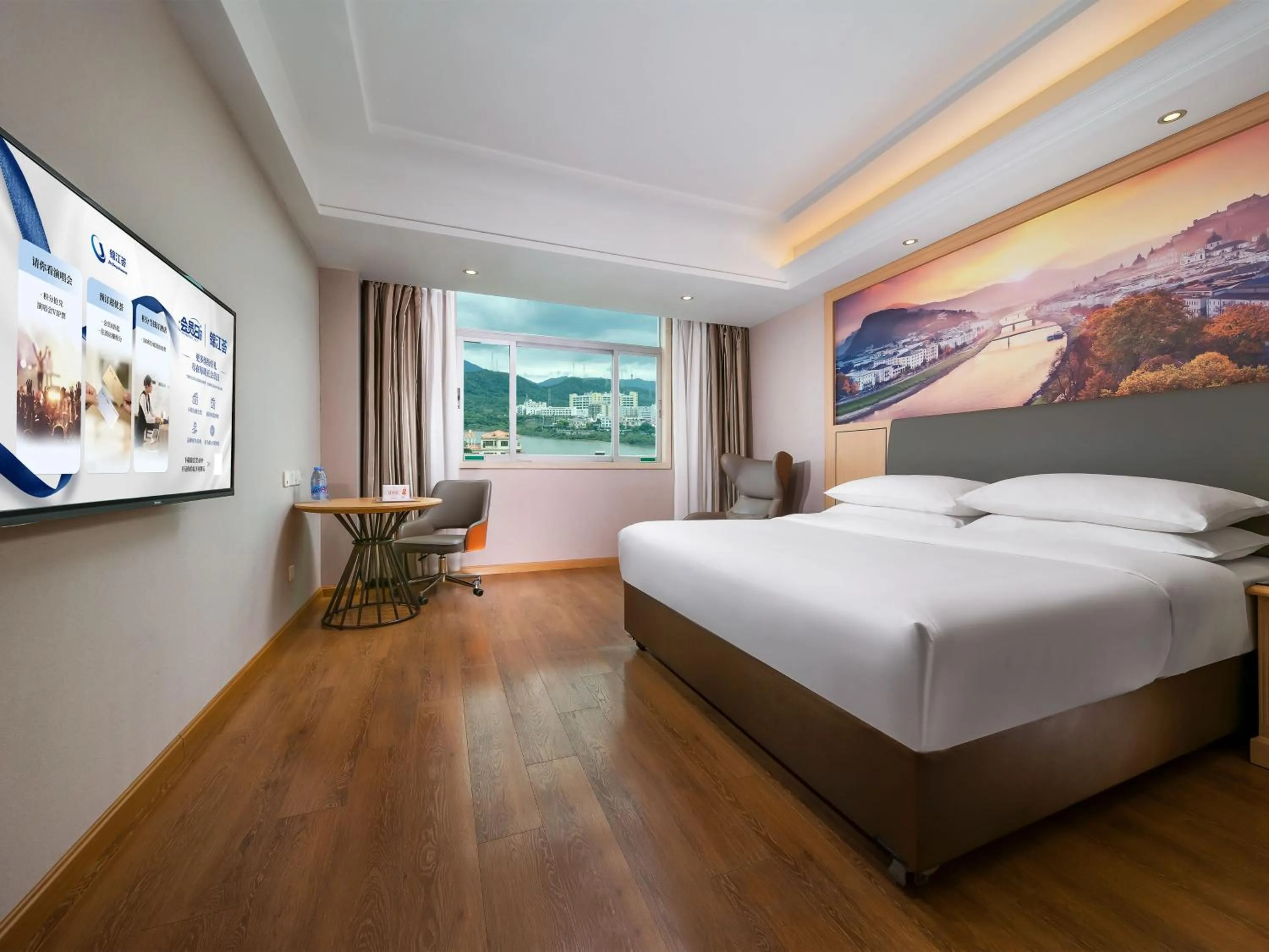 Photo of the whole room, Bed in Vienna Hotel Shenzhen Henggang Cuihu Shangzhuang