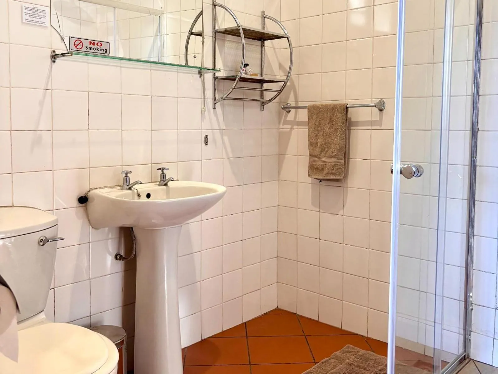 Bathroom in Hendersons Lodge Ltd