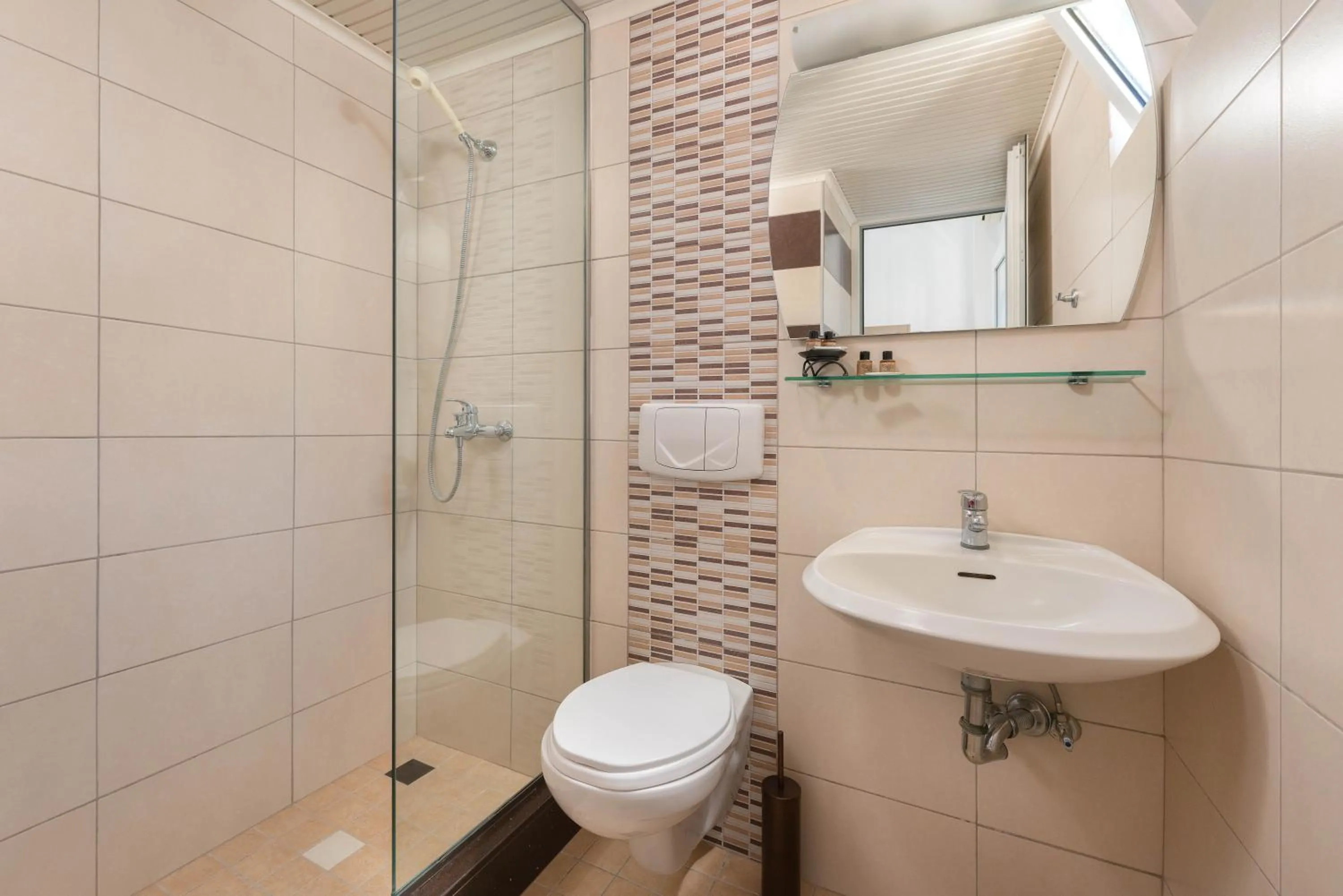 Shower in Pefkos View Suites & Maisonette