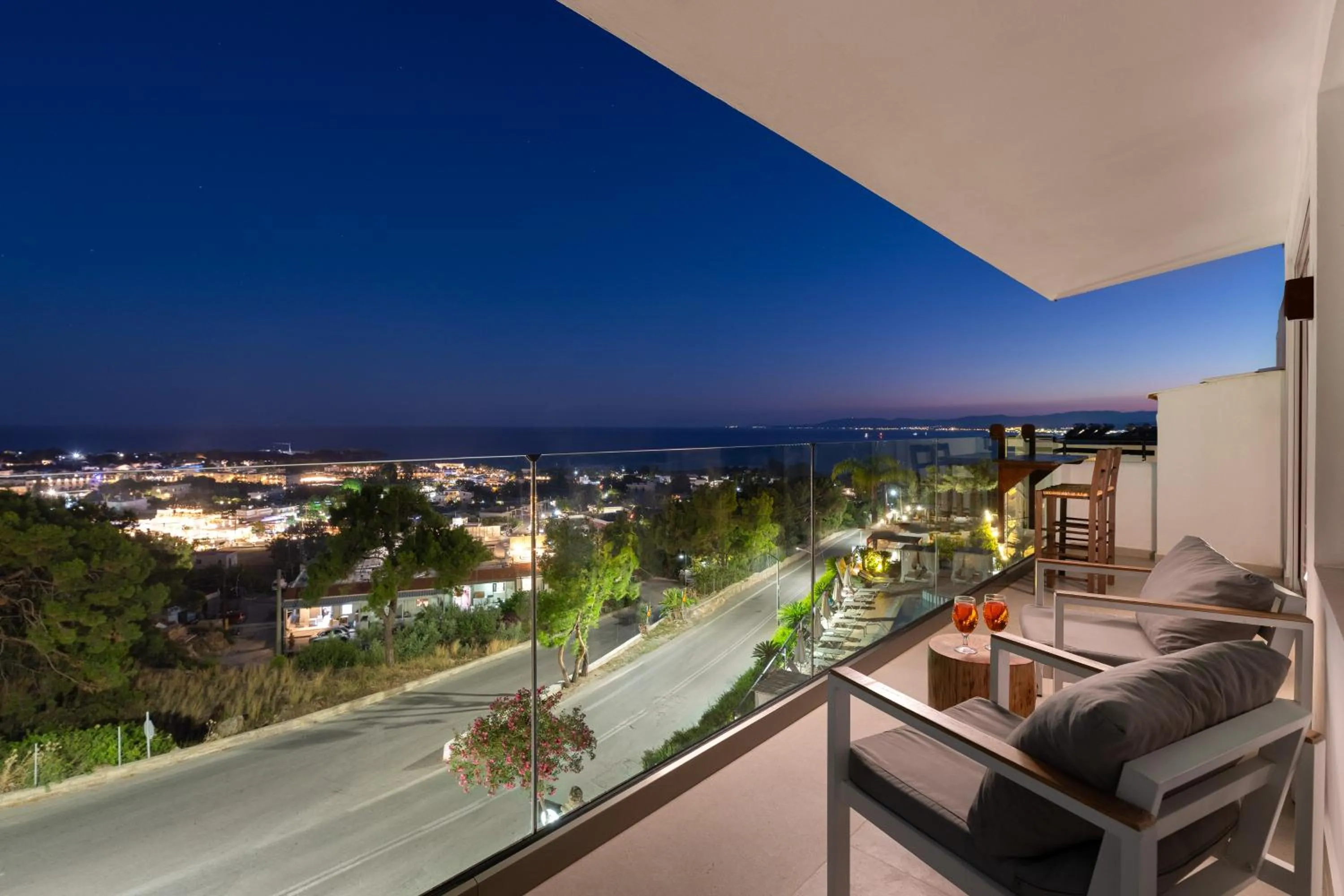 Pefkos View Suites & Maisonette