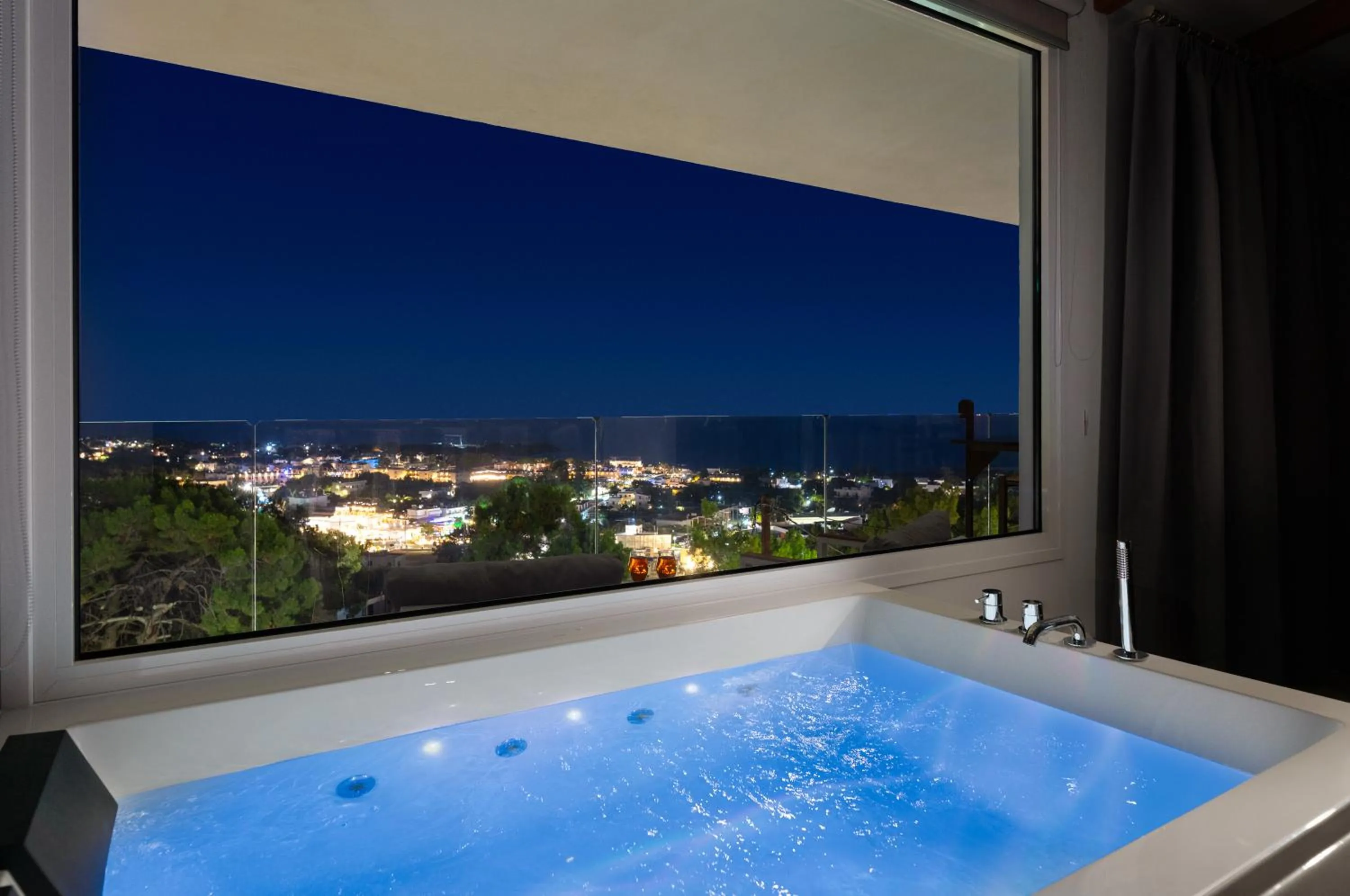 Pefkos View Suites & Maisonette