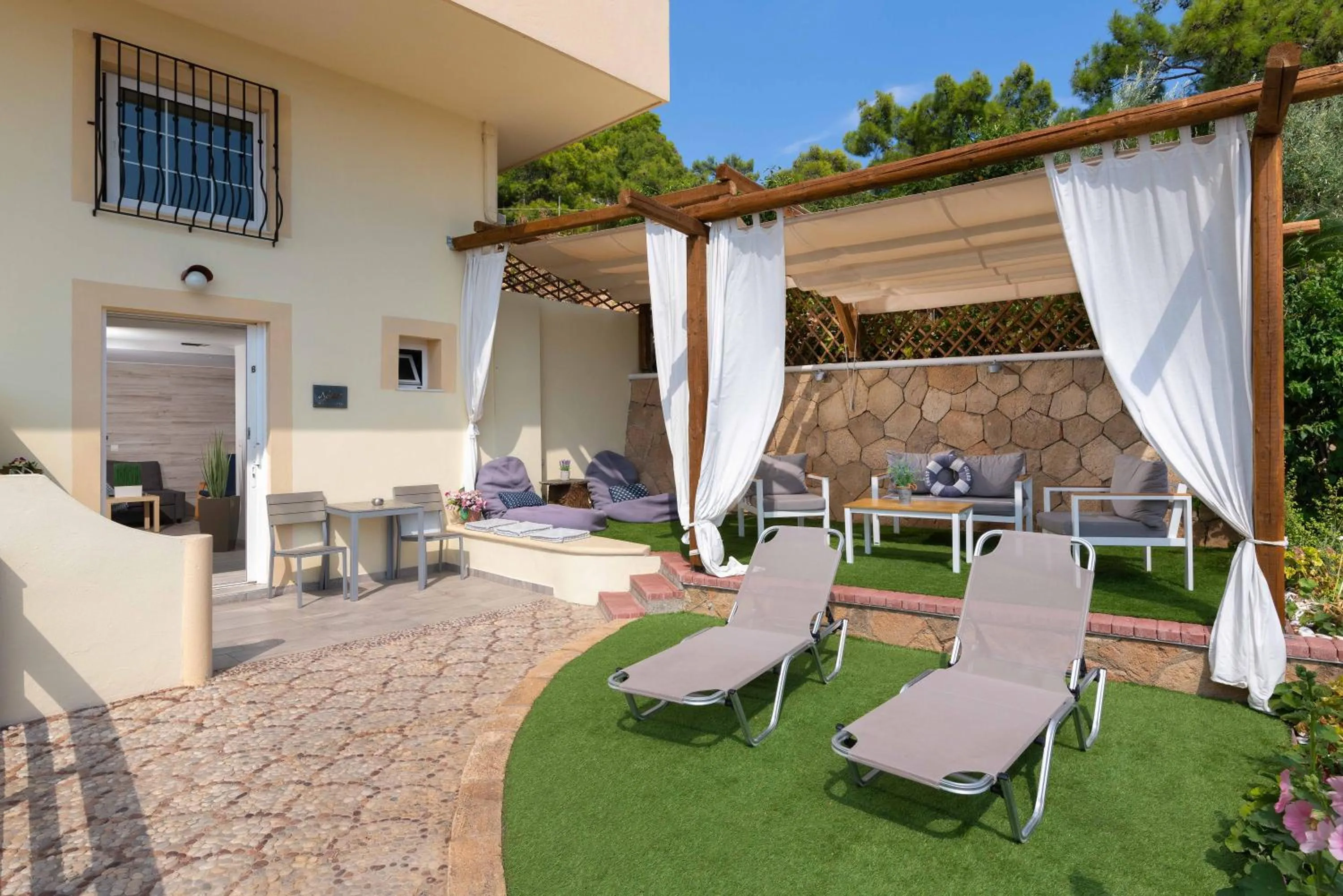 Patio in Pefkos View Suites & Maisonette