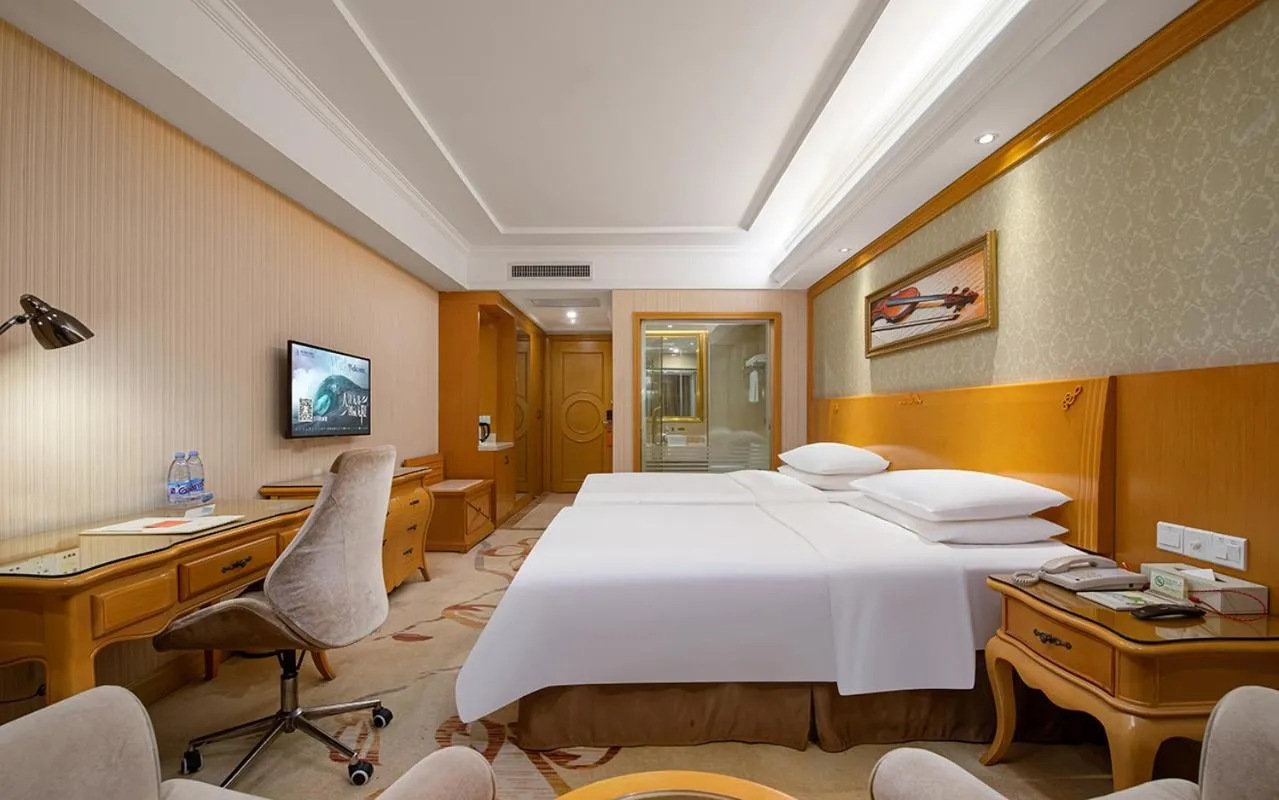 Vienna Hotel Shenzhen Longhua Renmin South Road