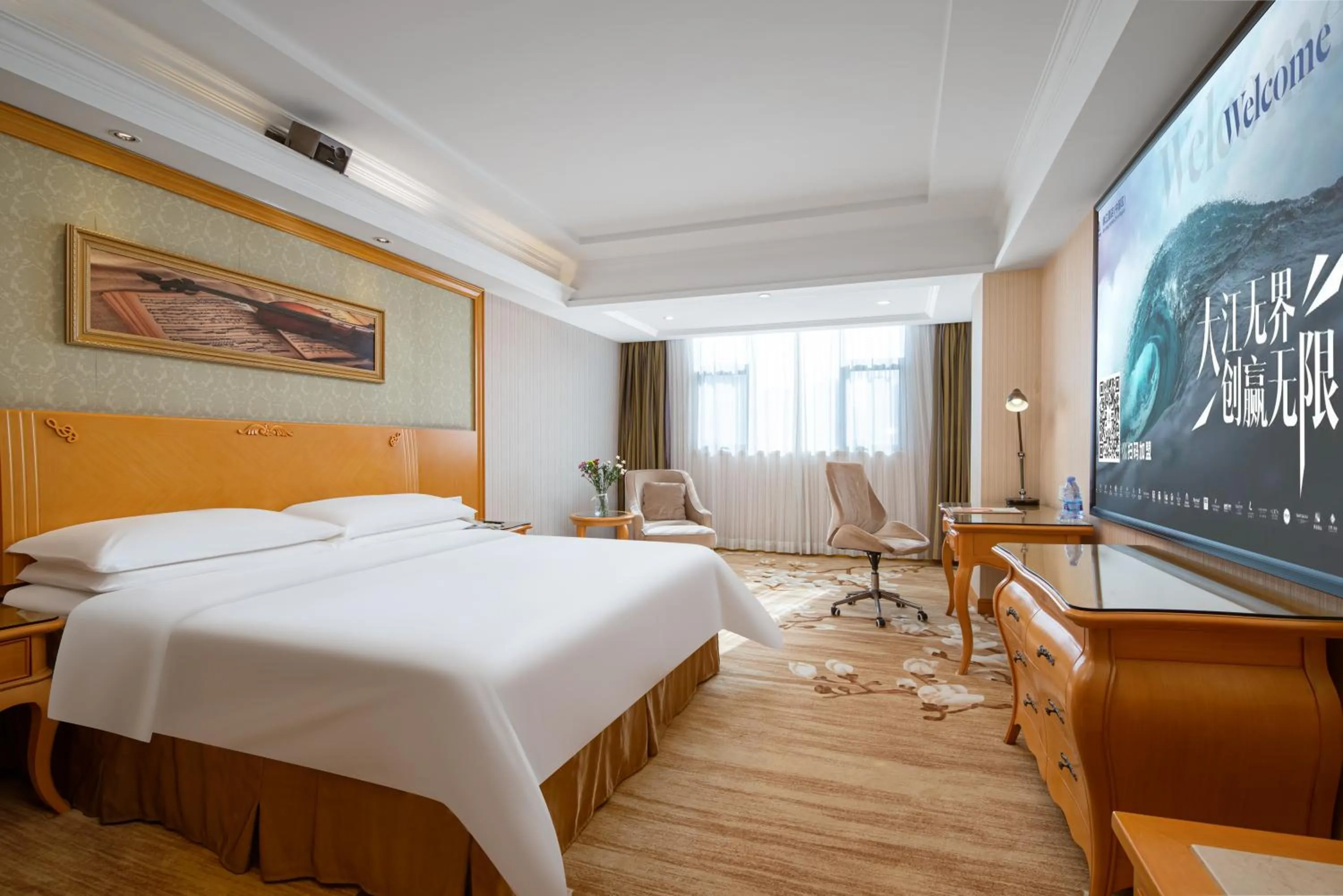 Photo of the whole room in Vienna Hotel Shenzhen Longhua Renmin South Road