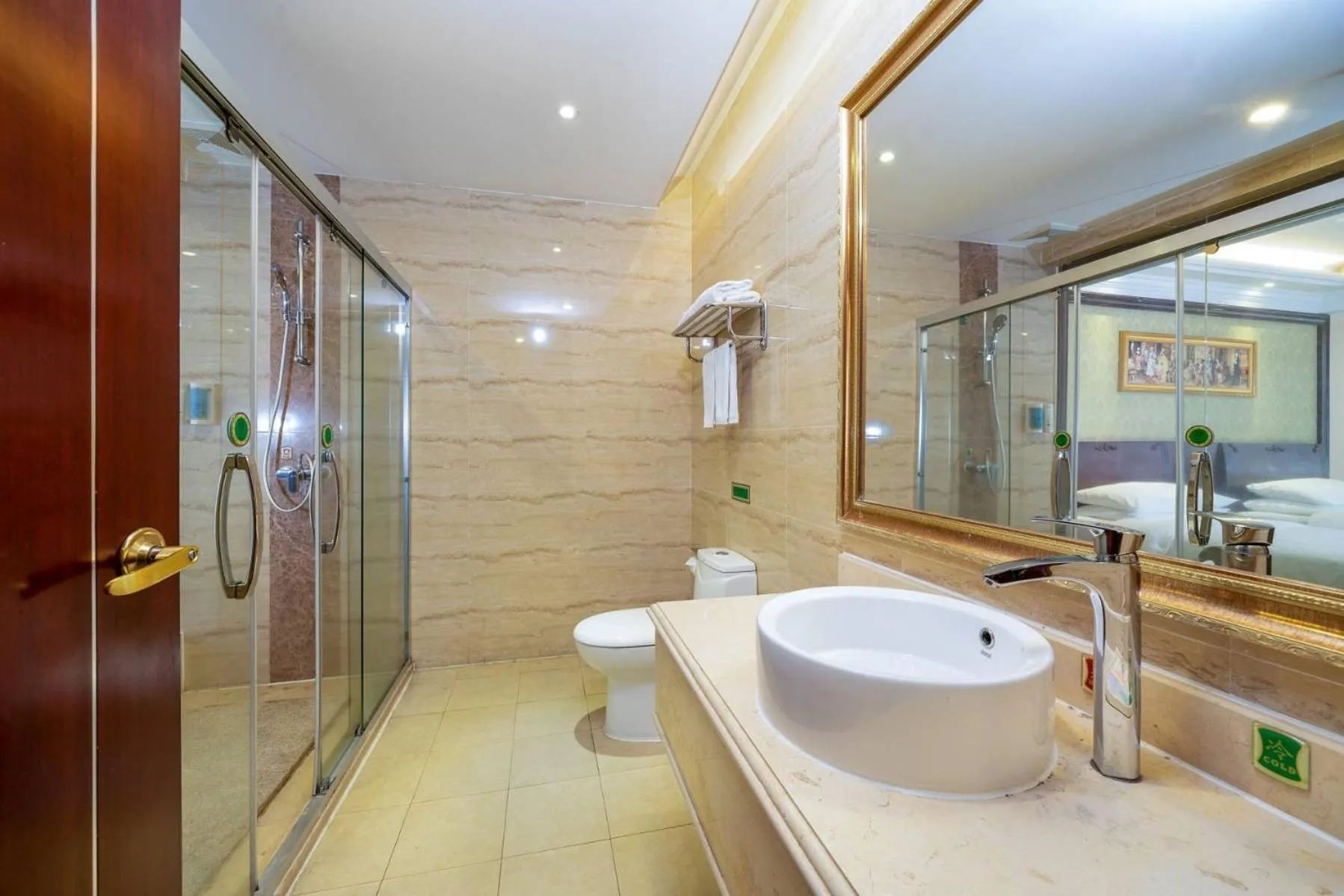 Vienna Hotel Dongguan Houjie Exhibition Center