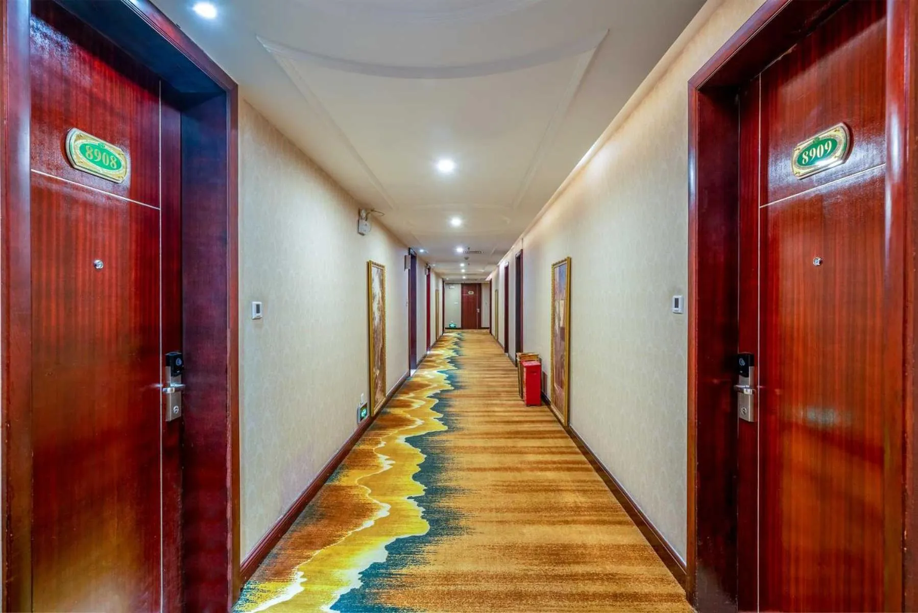 Vienna Hotel Dongguan Houjie Exhibition Center