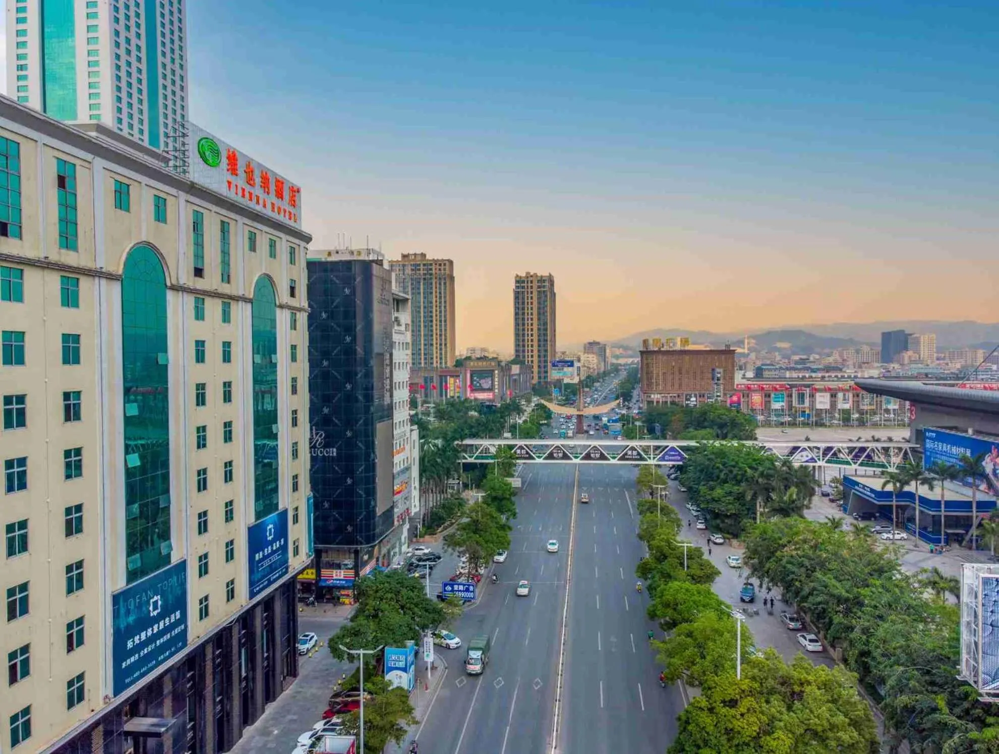 Vienna Hotel Dongguan Houjie Exhibition Center