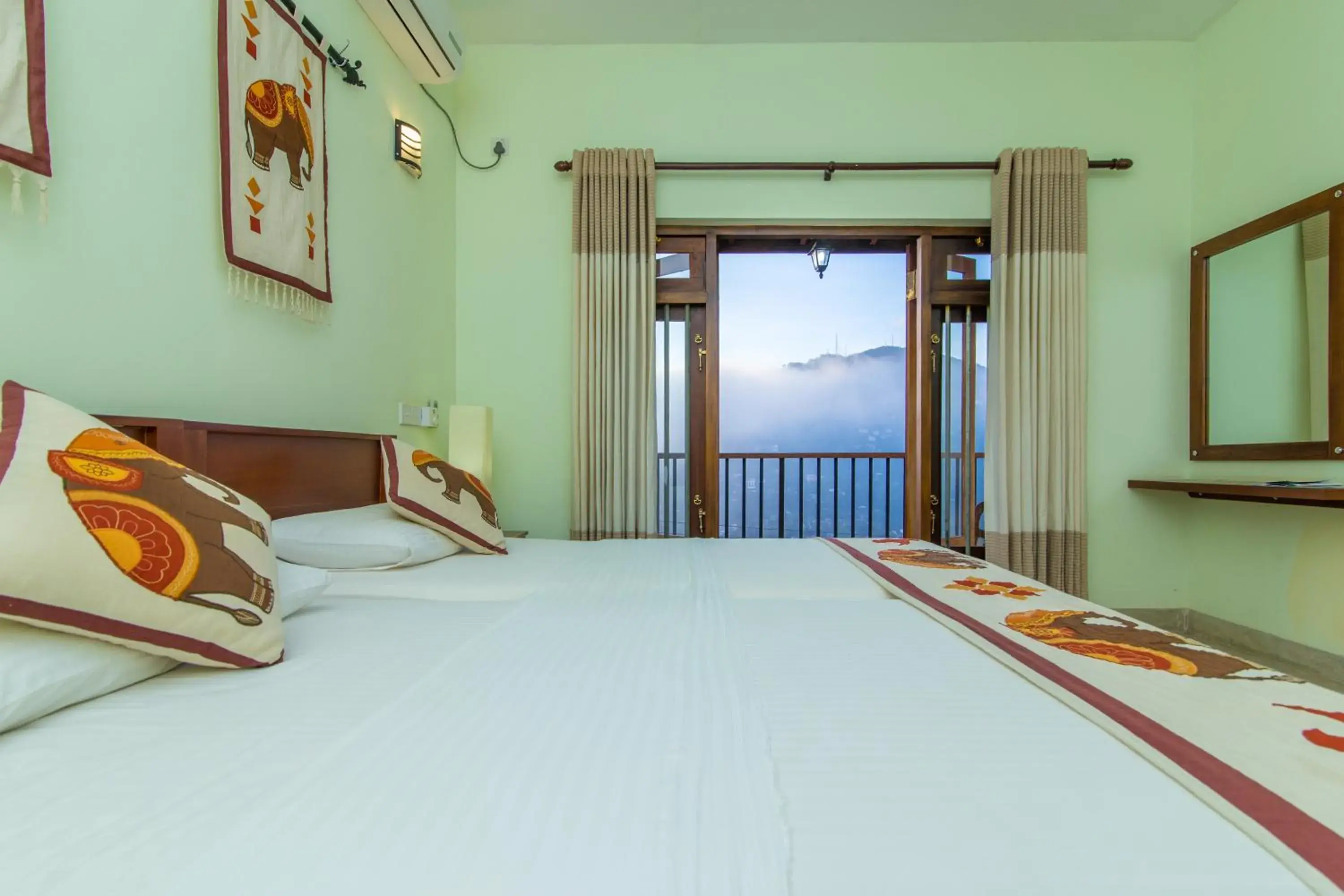 Deluxe Double or Twin Room with Balcony in Jack Tree Lodge Deluxe Double or Twin Room with Balcony in Jack Tree Lodge