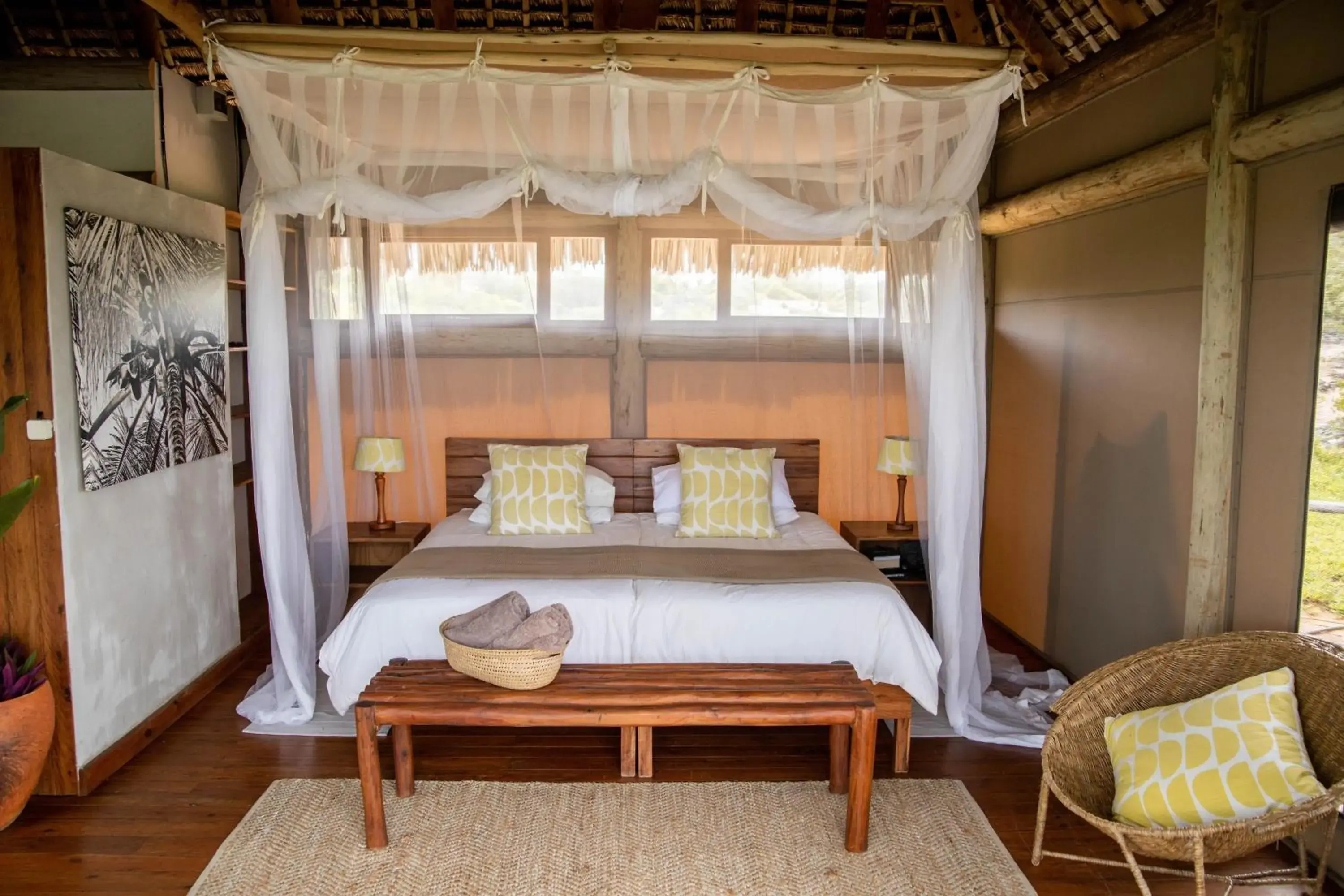 Deluxe King or Twin Room with Balcony and Sea View - single occupancy in Travessia Beach Lodge Deluxe King or Twin Room with Balcony and Sea View - single occupancy in Travessia Beach Lodge