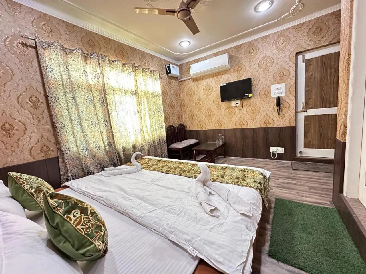 Photo of the whole room, Bed in Hotel AL - Habib