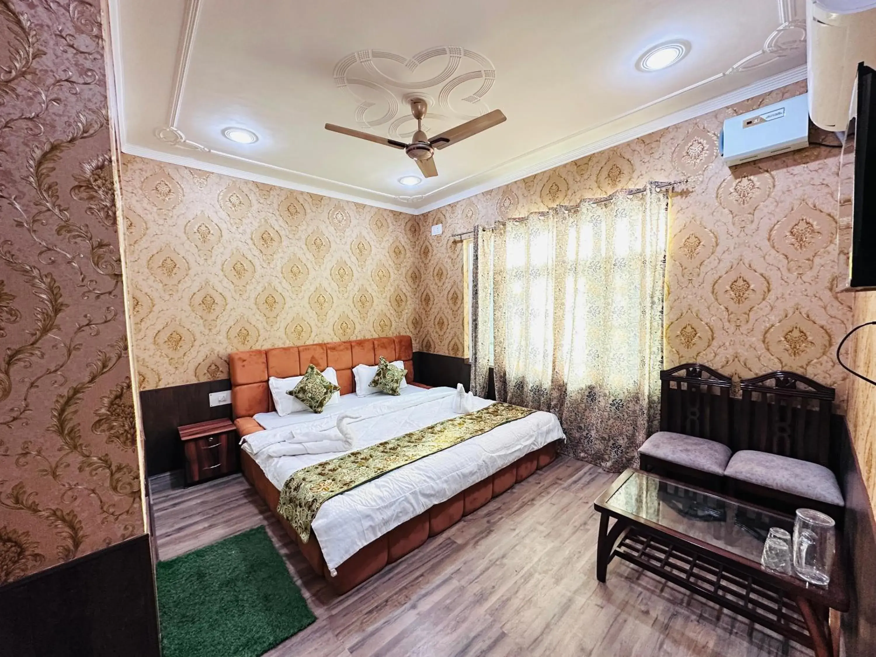 Deluxe Double Room in Hotel AL - Habib Deluxe Double Room in Hotel AL - Habib