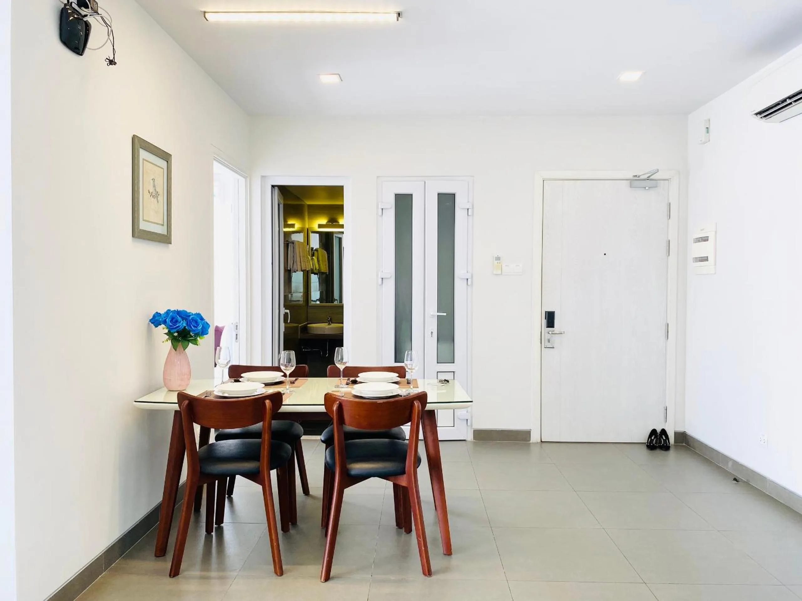 Dining area in Glenwood Suites