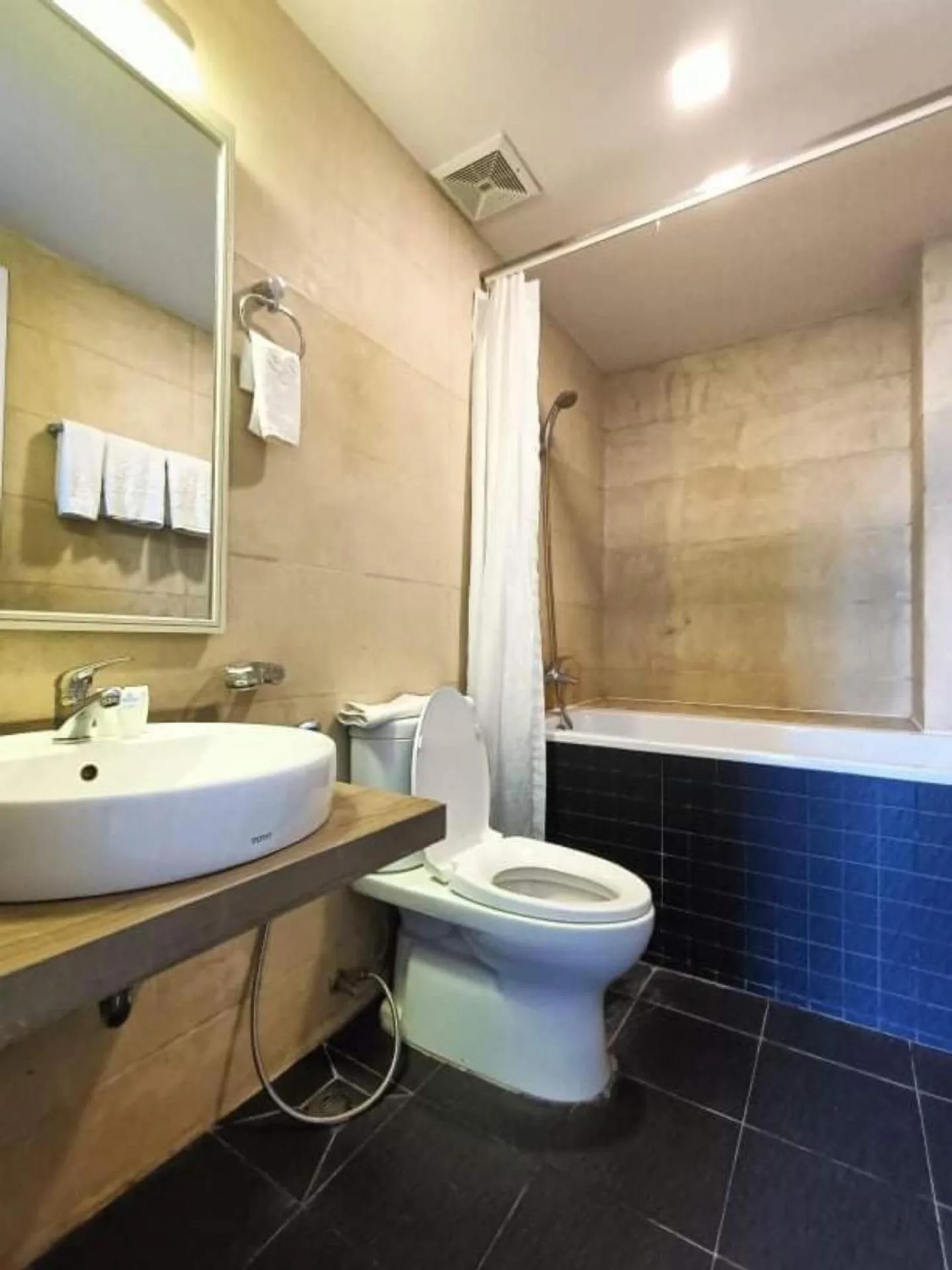 Bathroom in Glenwood Suites