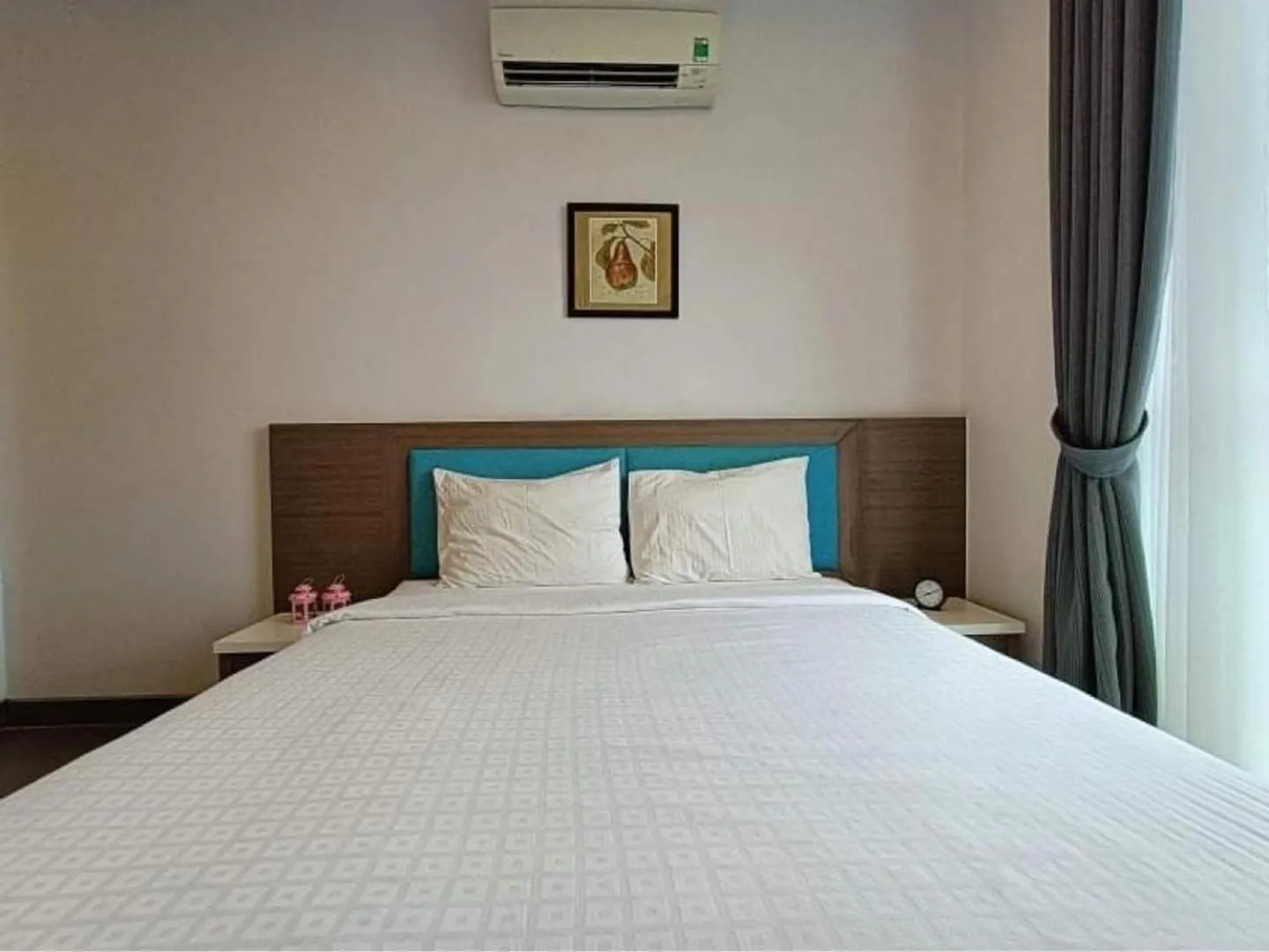 Bed in Glenwood Suites