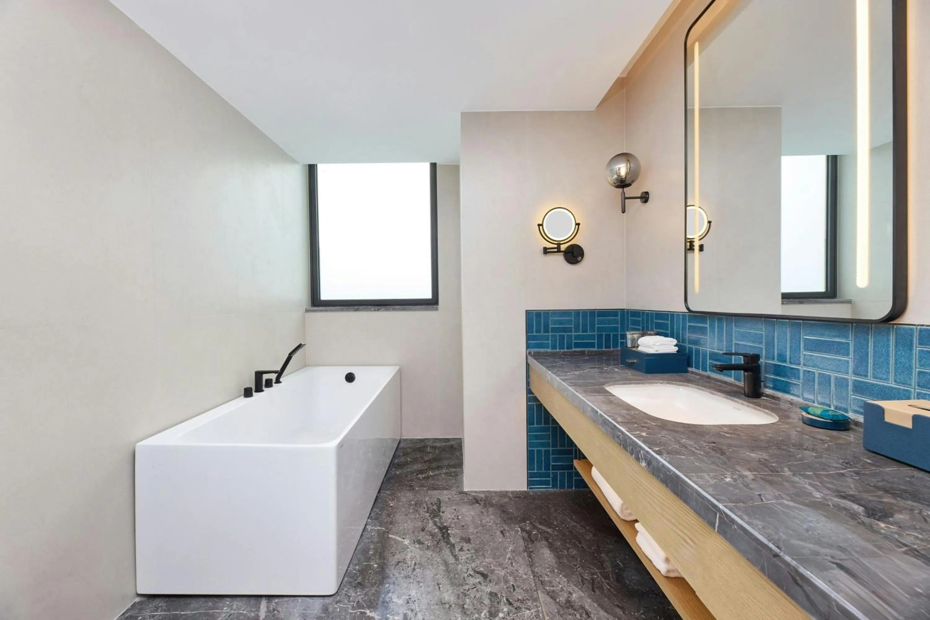 Bathroom in Four Points by Sheraton Kunming Changshui Airport