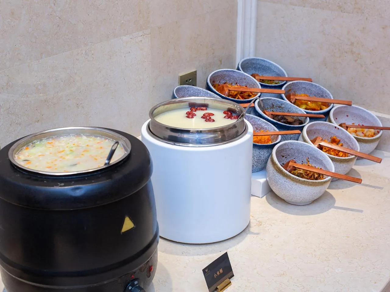 Restaurant/places to eat in Vienna International Hotel Jingzhou New World