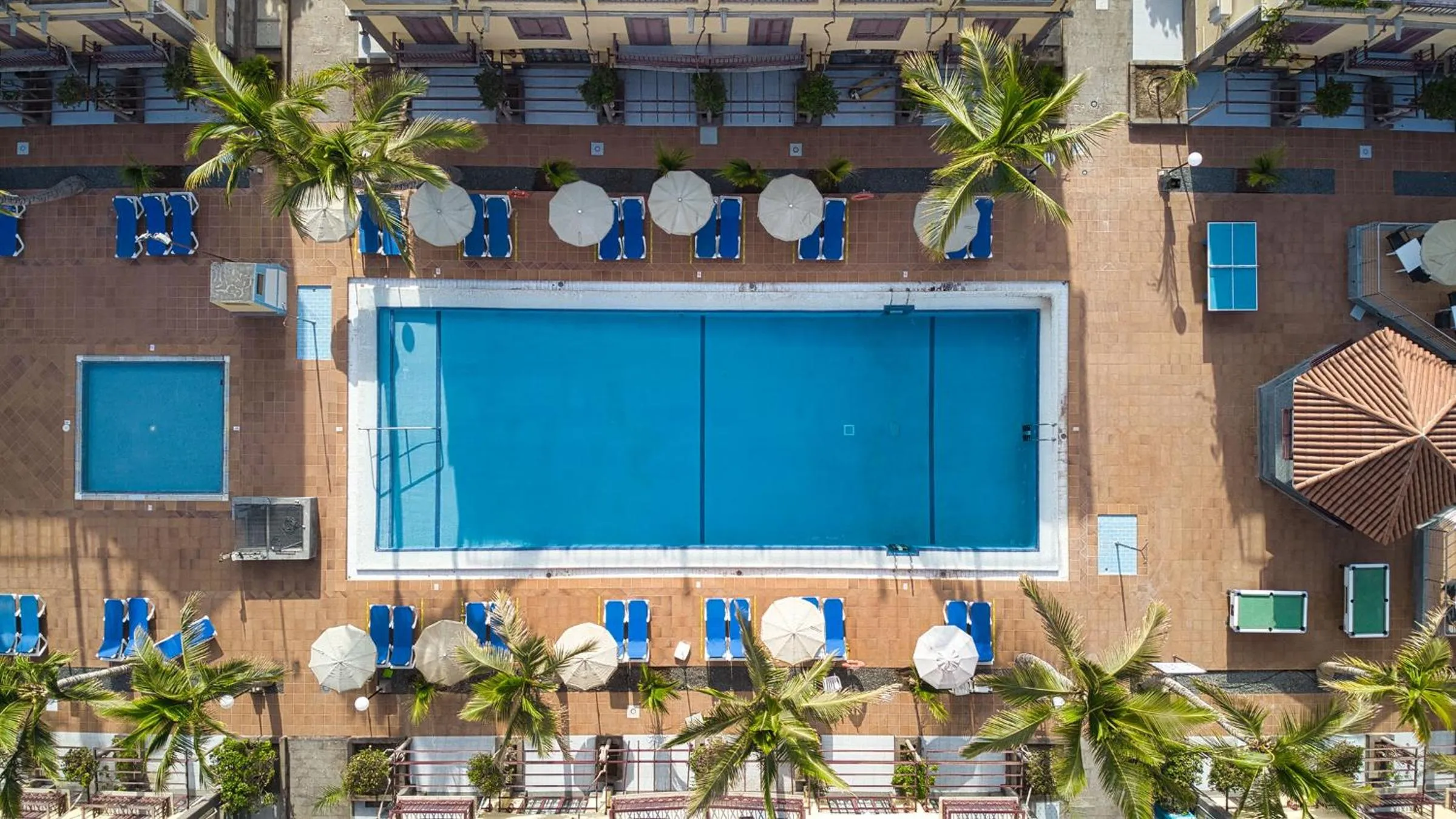 Pool view in Bungalows Maspalomas Oasis Club - All Inclusive.