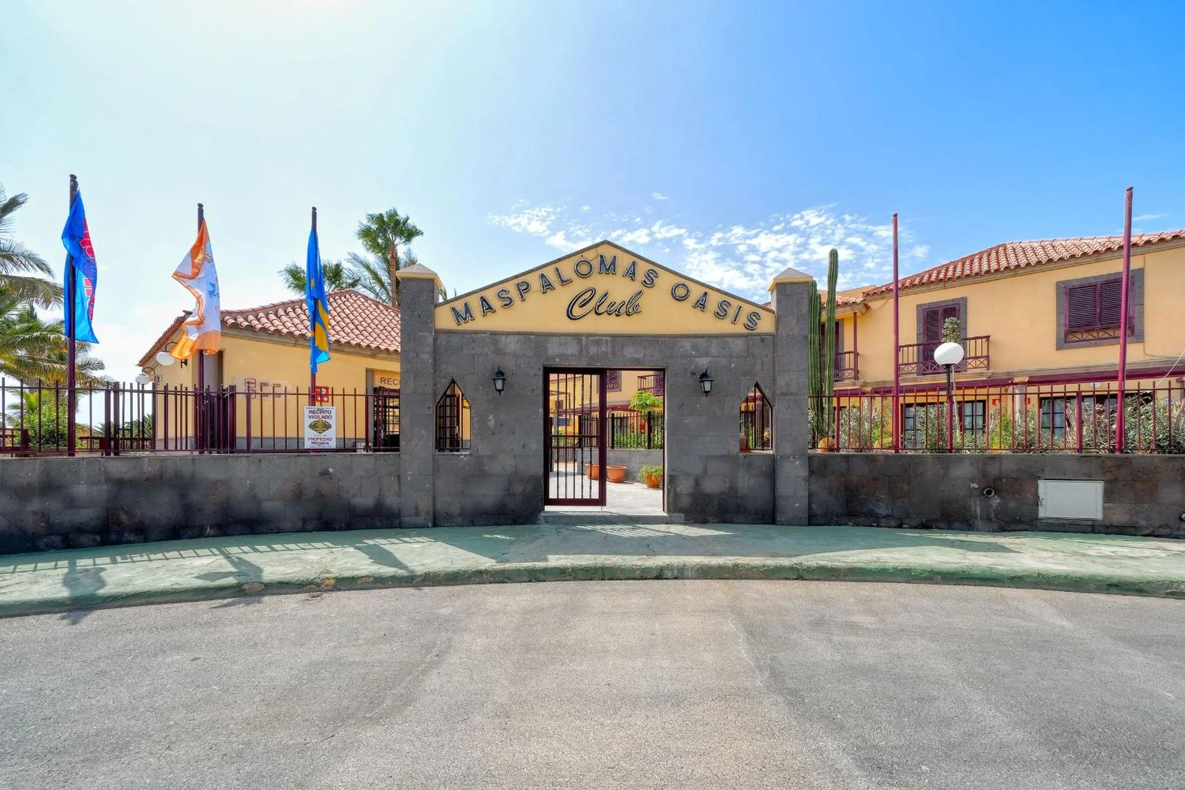 Facade/entrance in Bungalows Maspalomas Oasis Club - All Inclusive.