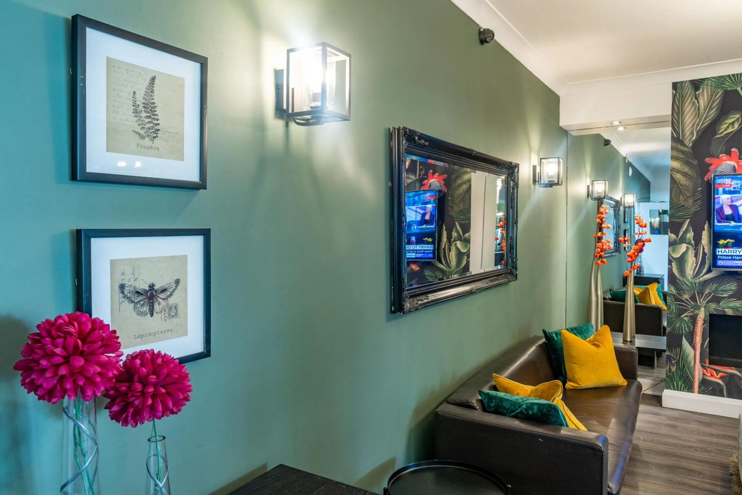 Living room in Croft Court Hotel