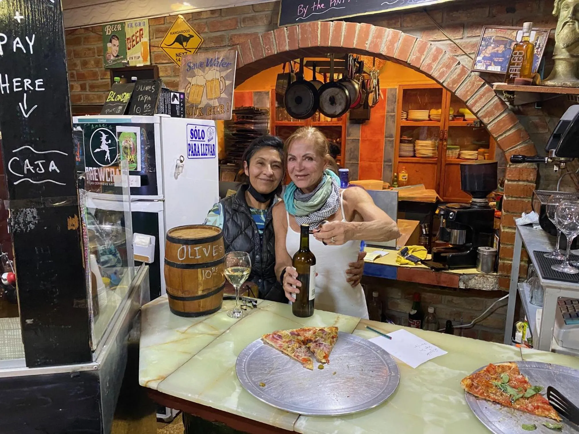 Restaurant/places to eat in Tonito Hotel