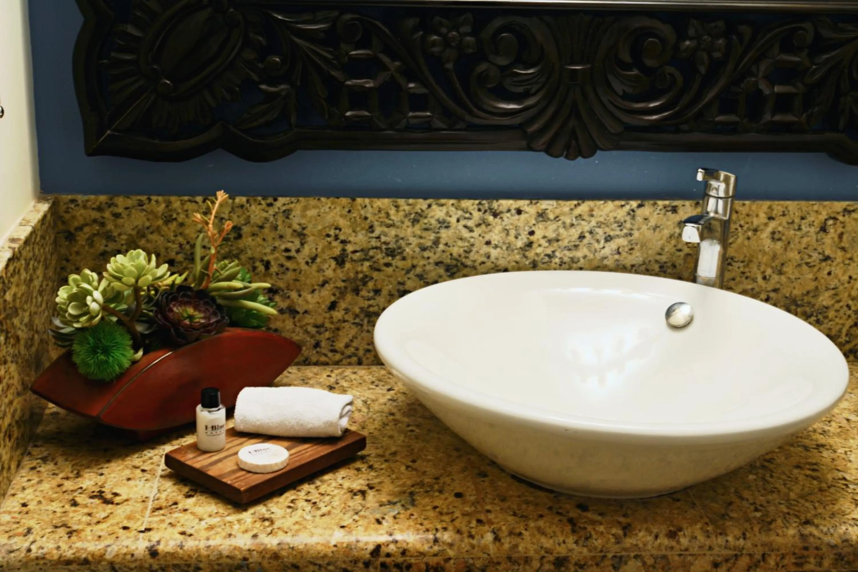 Shower in Hotel HBlue Centro