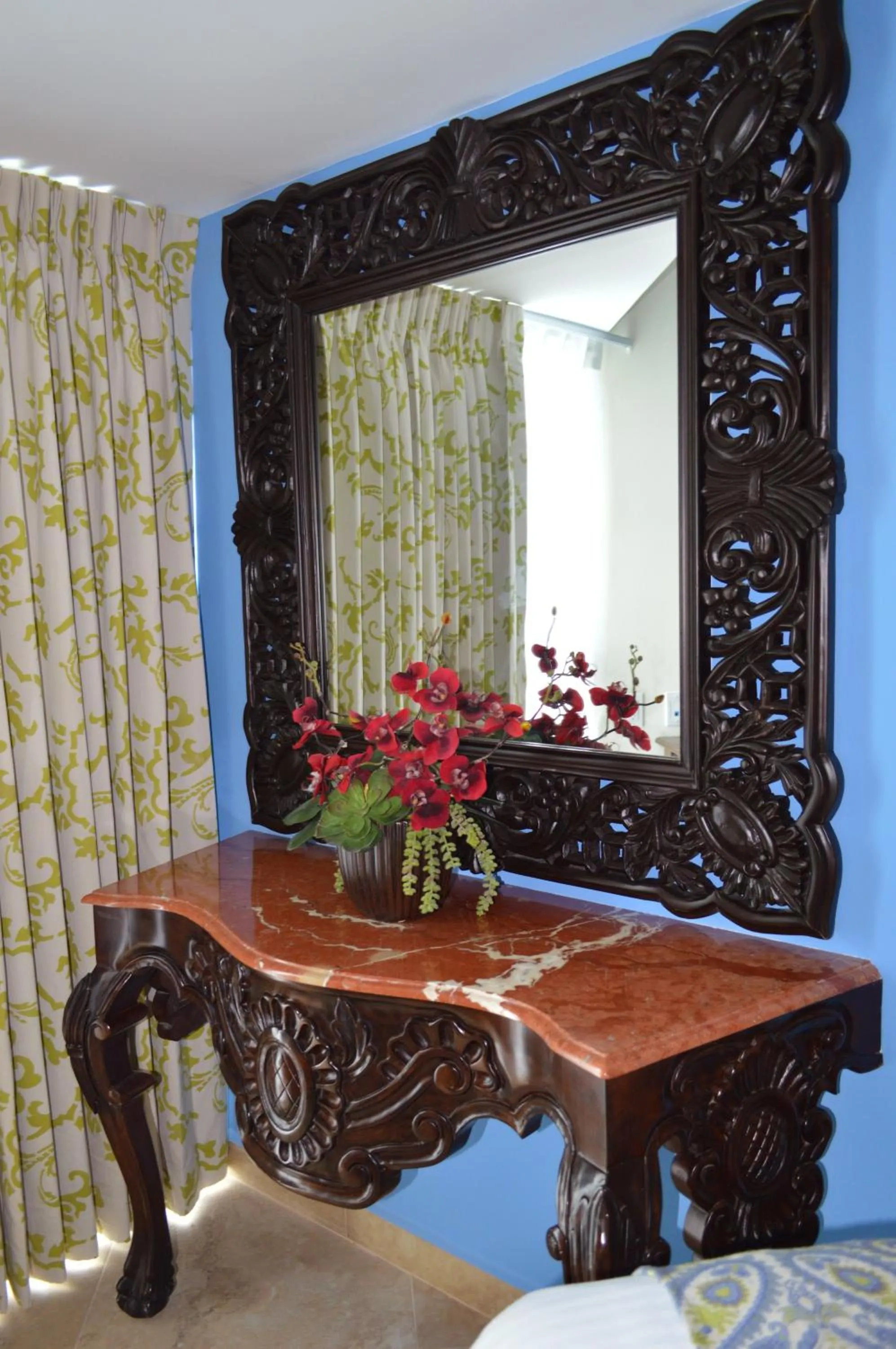 Decorative detail in Hotel HBlue Centro