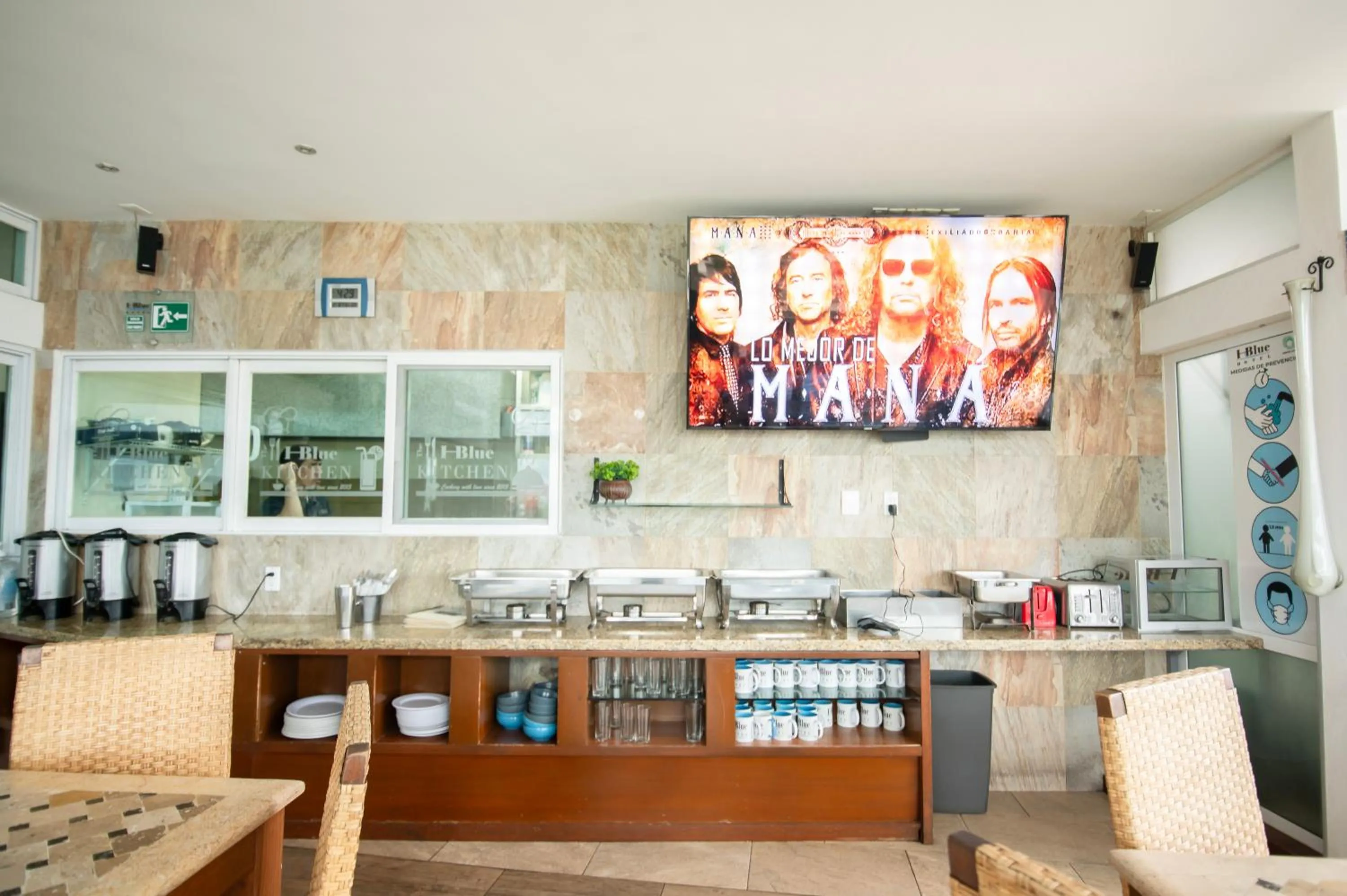 Restaurant/places to eat in Hotel HBlue Centro