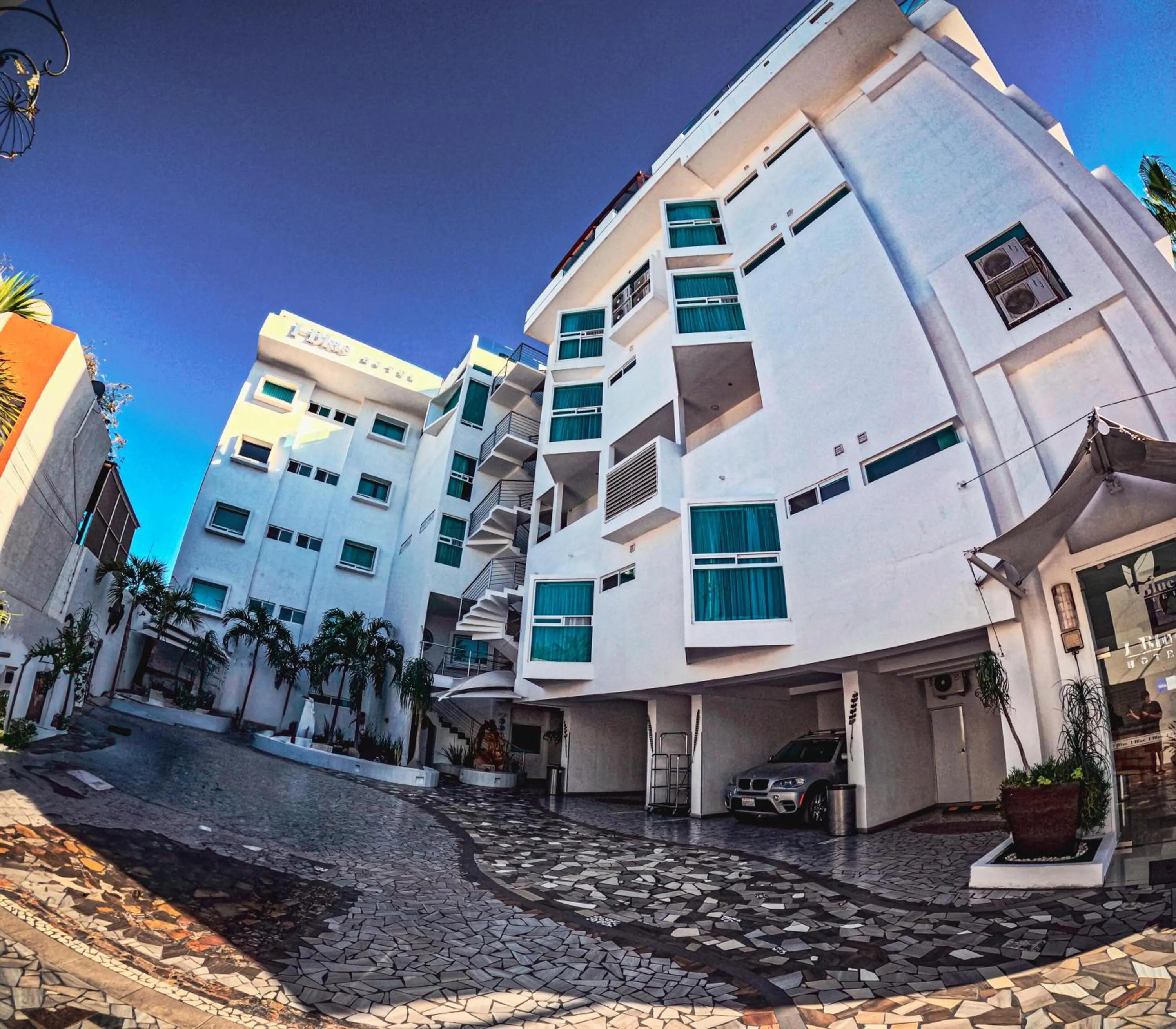 Property building in Hotel HBlue Centro