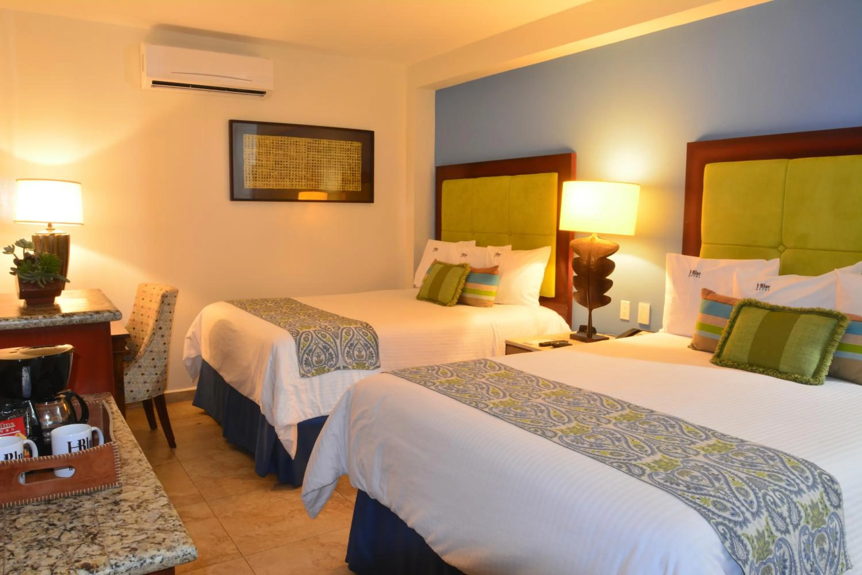 Bedroom, Bed in Hotel HBlue Centro