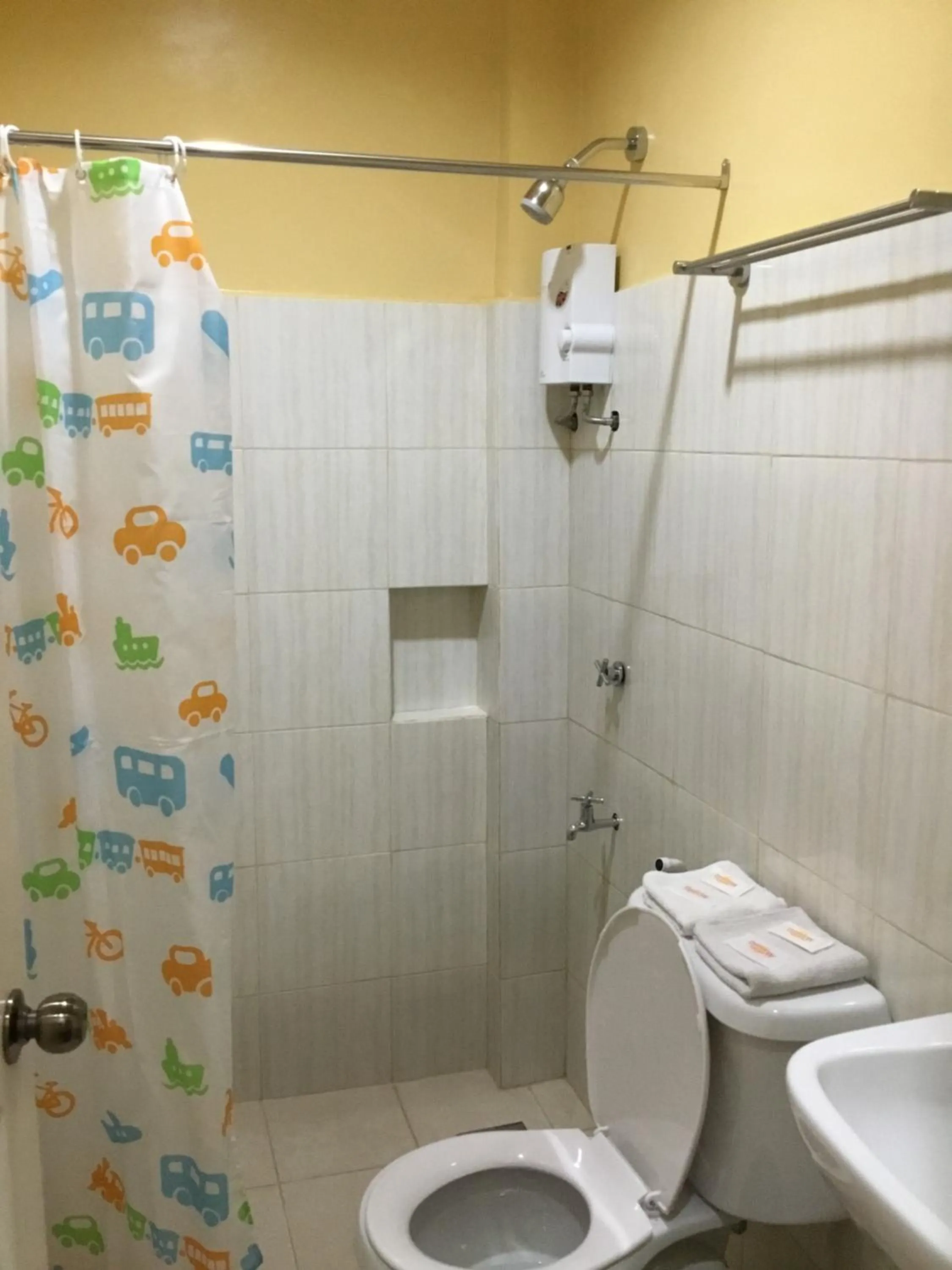 Shower in Dayview Tourist Home