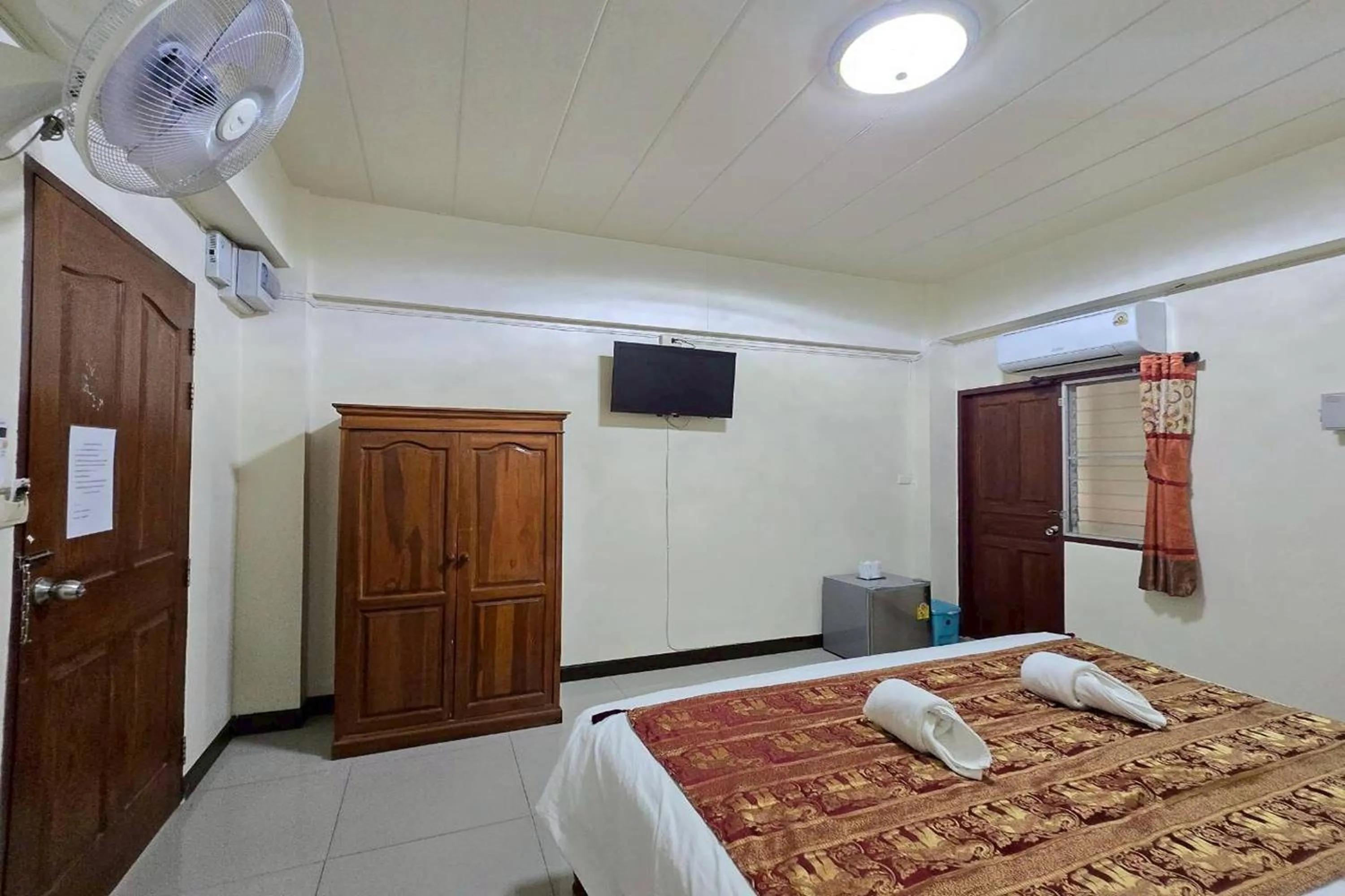 Photo of the whole room, Bed in Baan Sabai Guesthouse