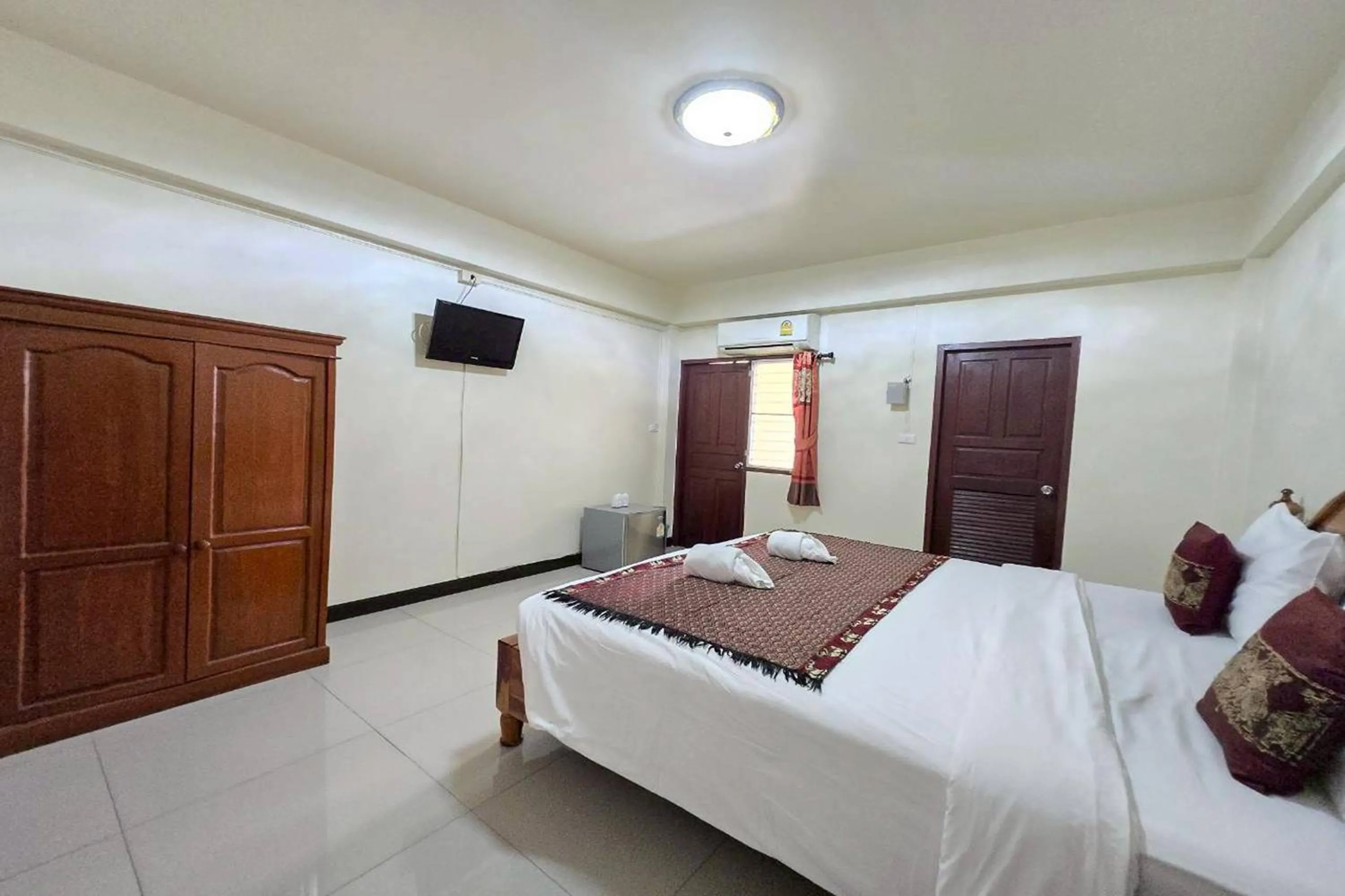 Photo of the whole room, Bed in Baan Sabai Guesthouse