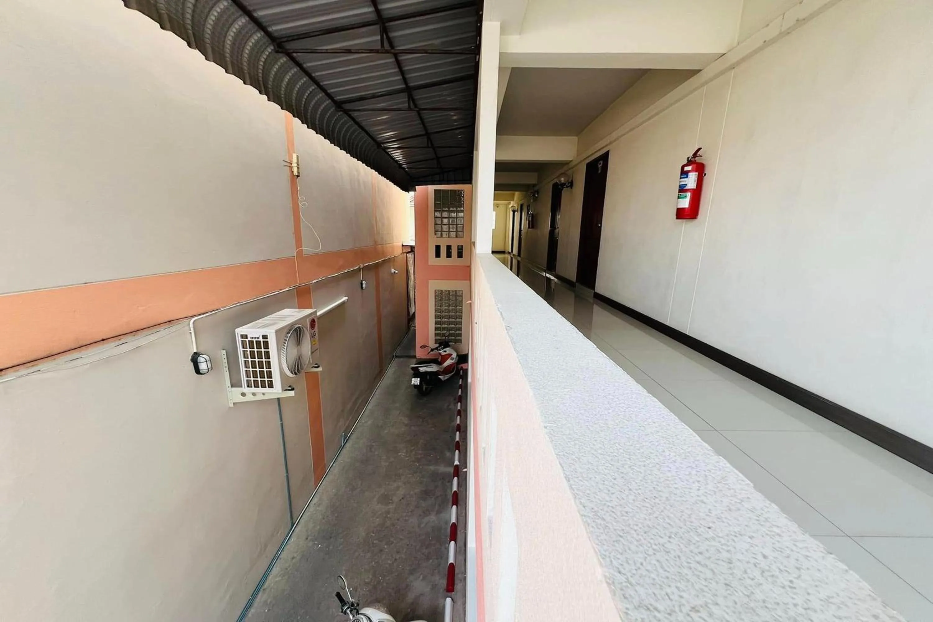 Parking in Baan Sabai Guesthouse