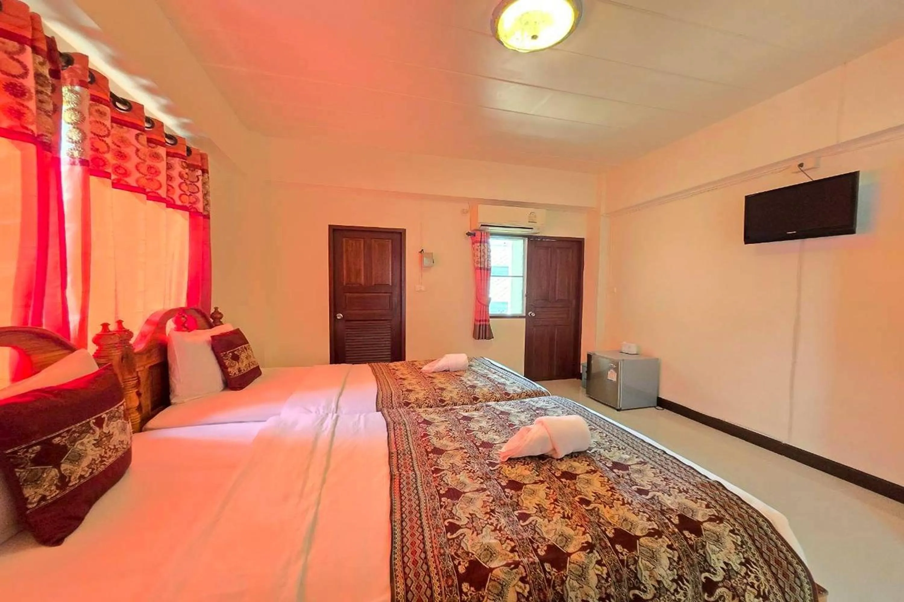 Photo of the whole room, Bed in Baan Sabai Guesthouse