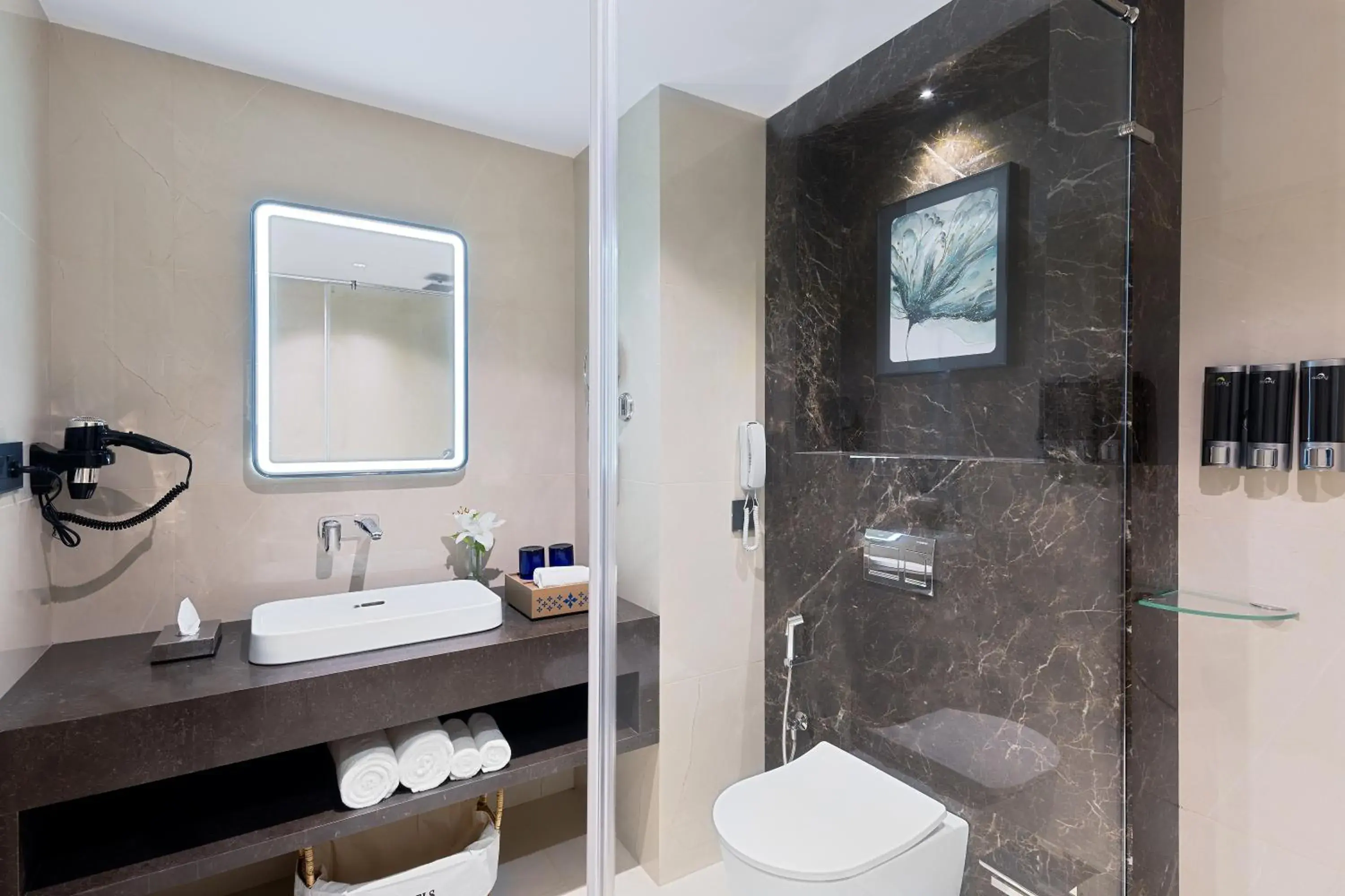 King Room - single occupancy in Fortune Airport Road Kochi - Member ITC hotels' group King Room - single occupancy in Fortune Airport Road Kochi - Member ITC hotels' group