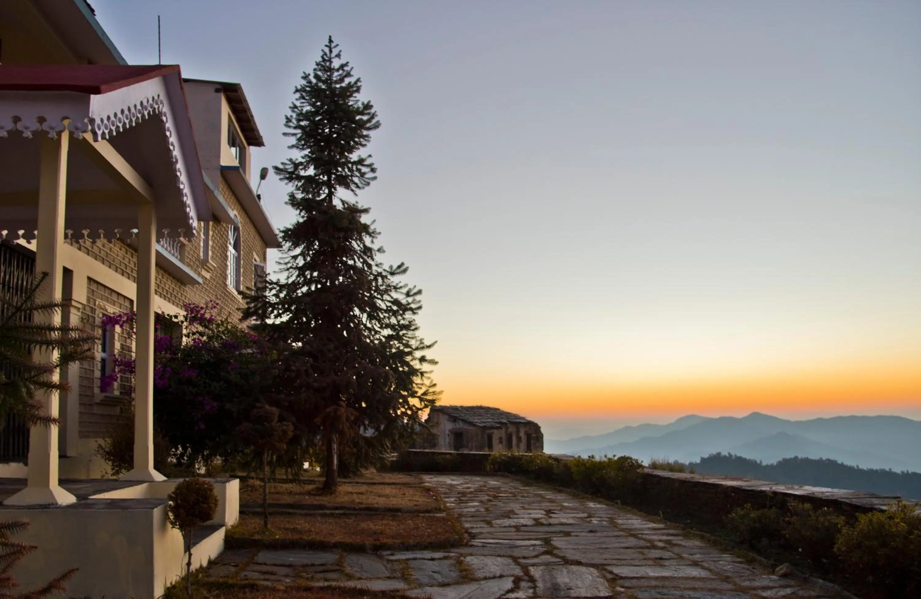 Mountain view in Tree of Life Grand Oak Manor Binsar