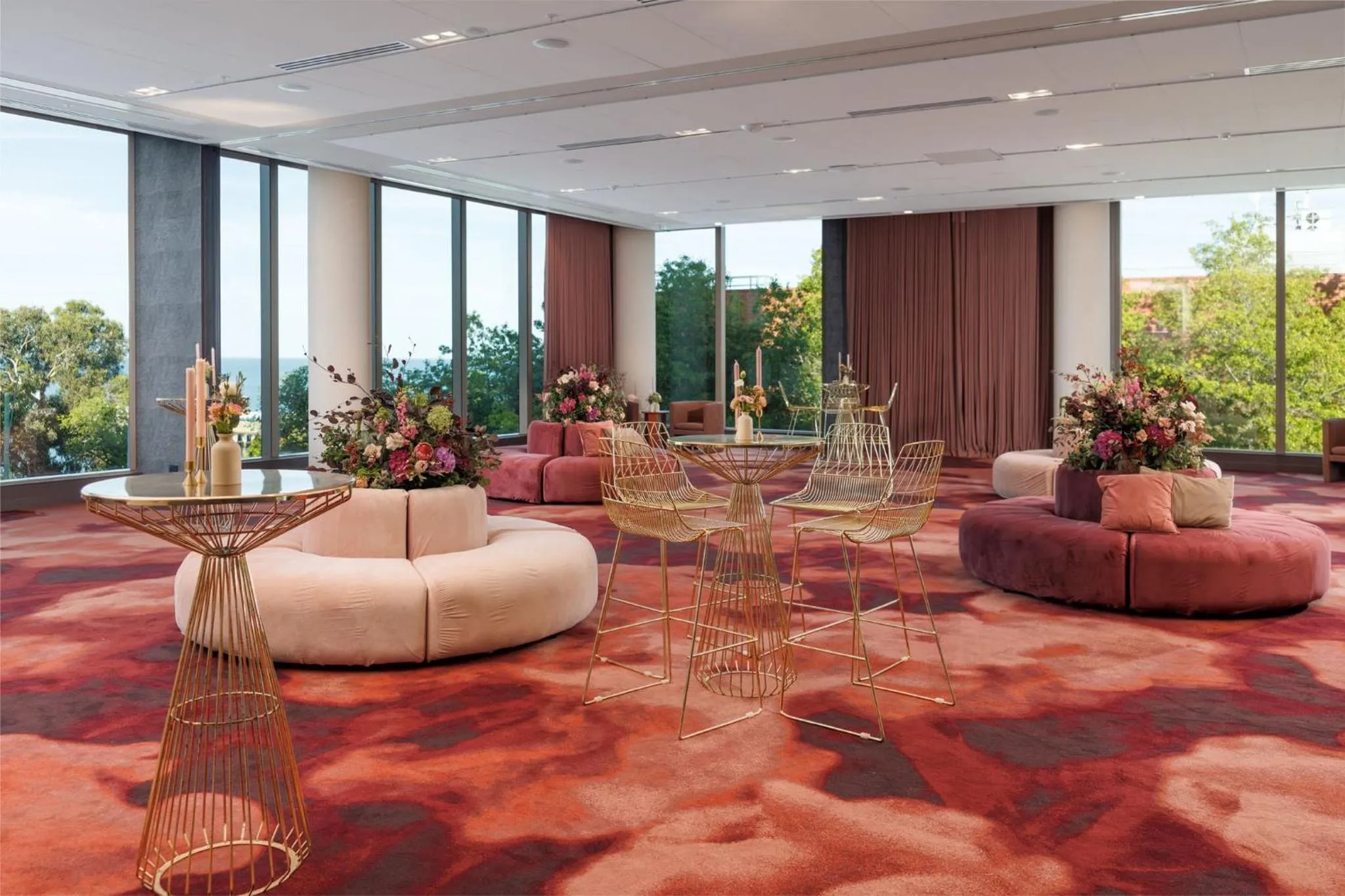 Meeting/conference room in Crowne Plaza Geelong by IHG