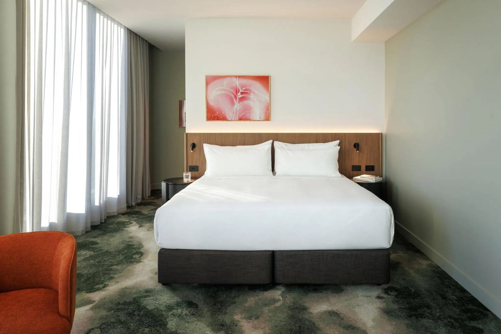 Photo of the whole room, Bed in Crowne Plaza Geelong by IHG