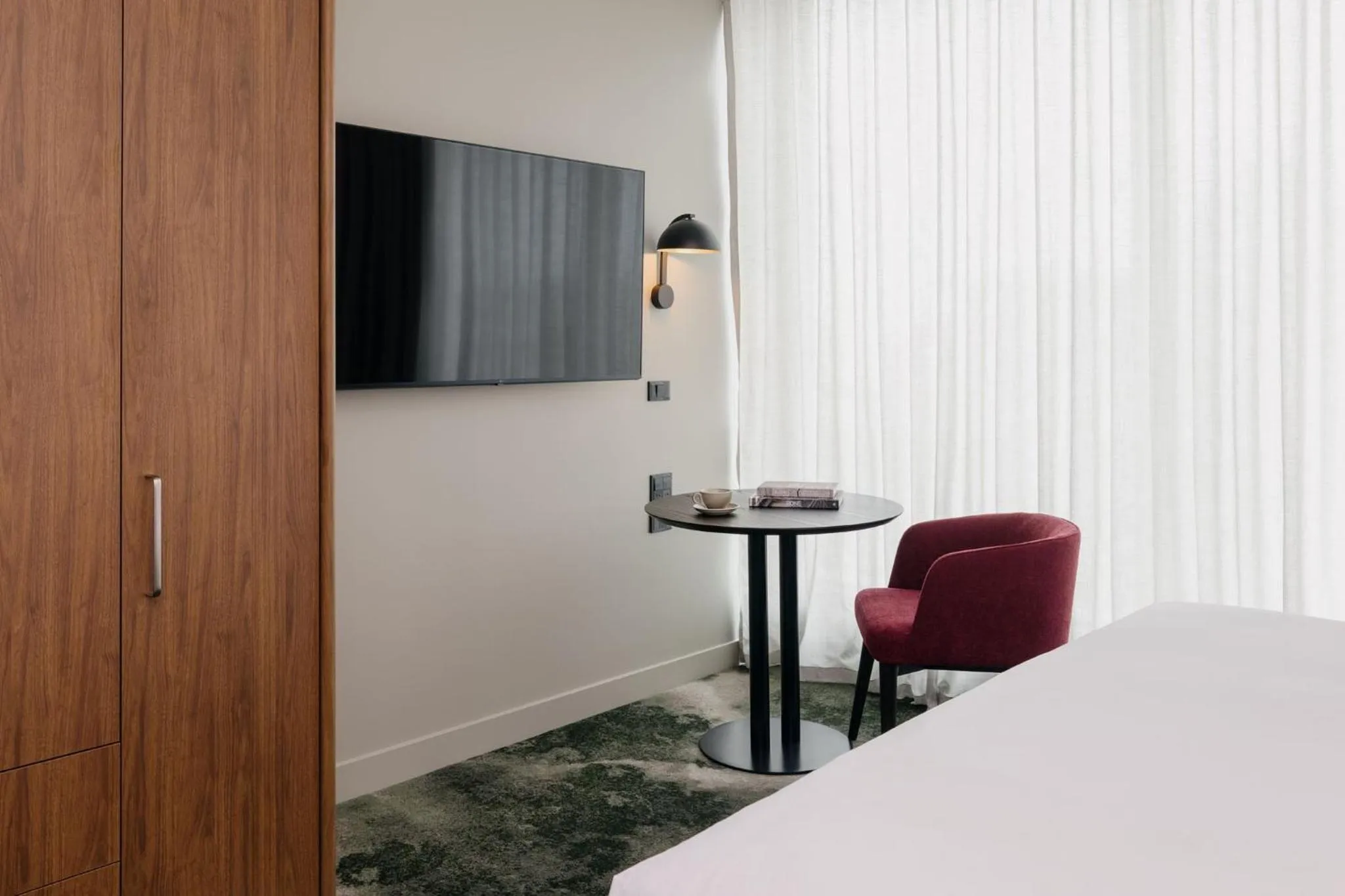 Photo of the whole room, Bed in Crowne Plaza Geelong by IHG