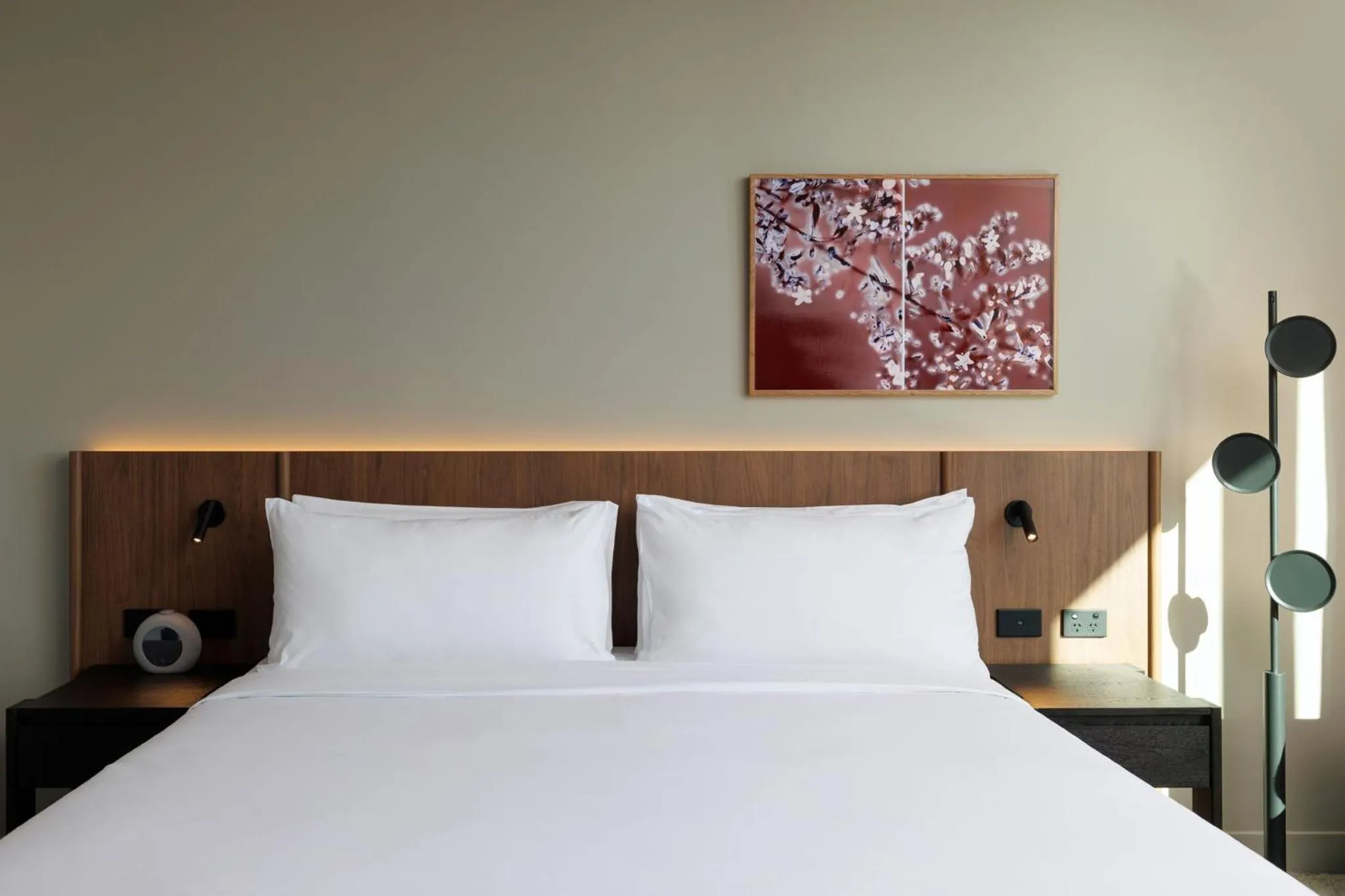 Photo of the whole room, Bed in Crowne Plaza Geelong by IHG