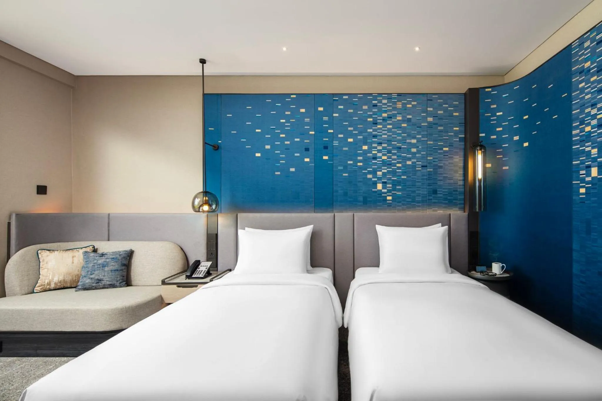 Bed in Crowne Plaza Labuan Bajo by IHG