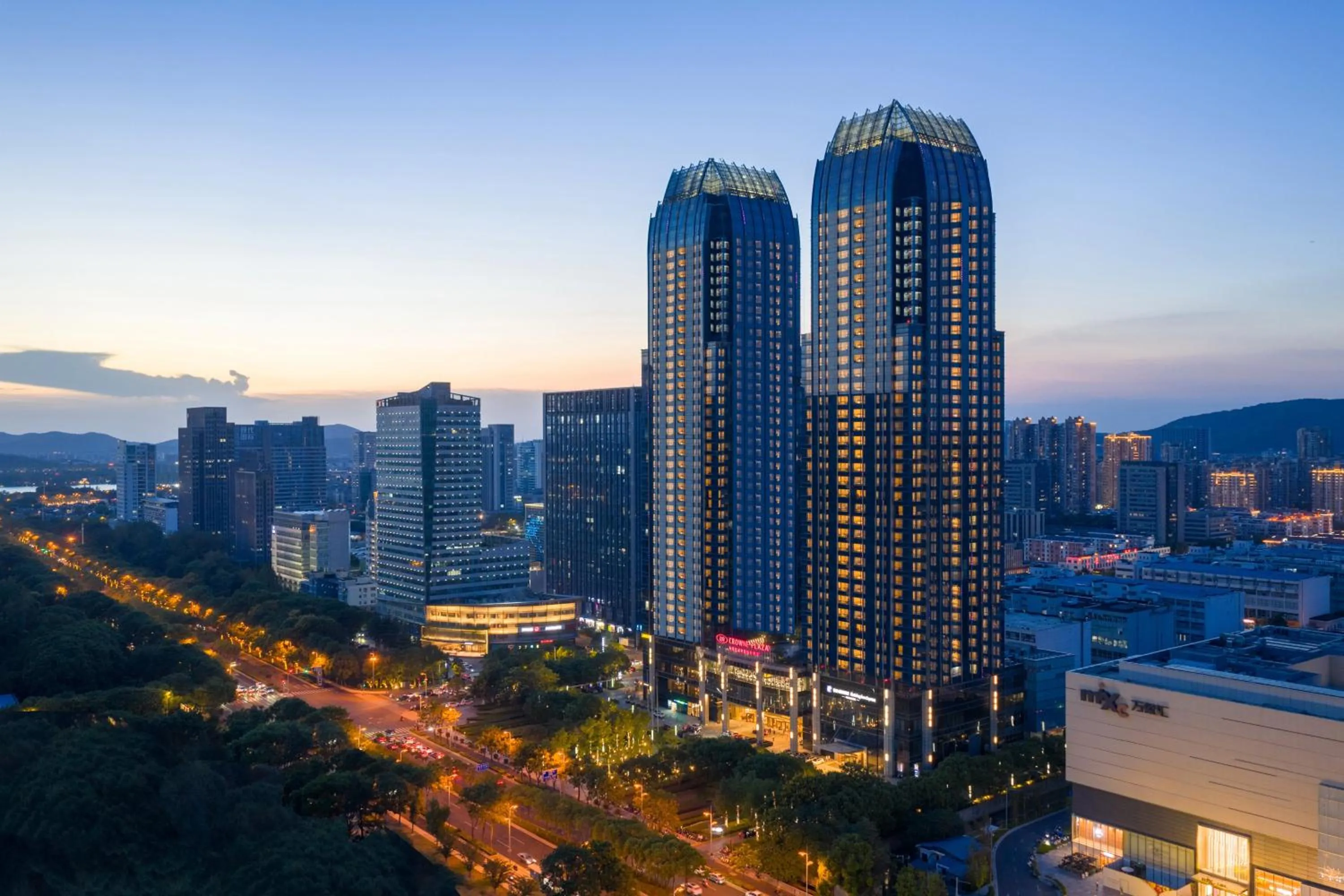 Property building in Holiday Inn Express Wuxi Taihu by IHG