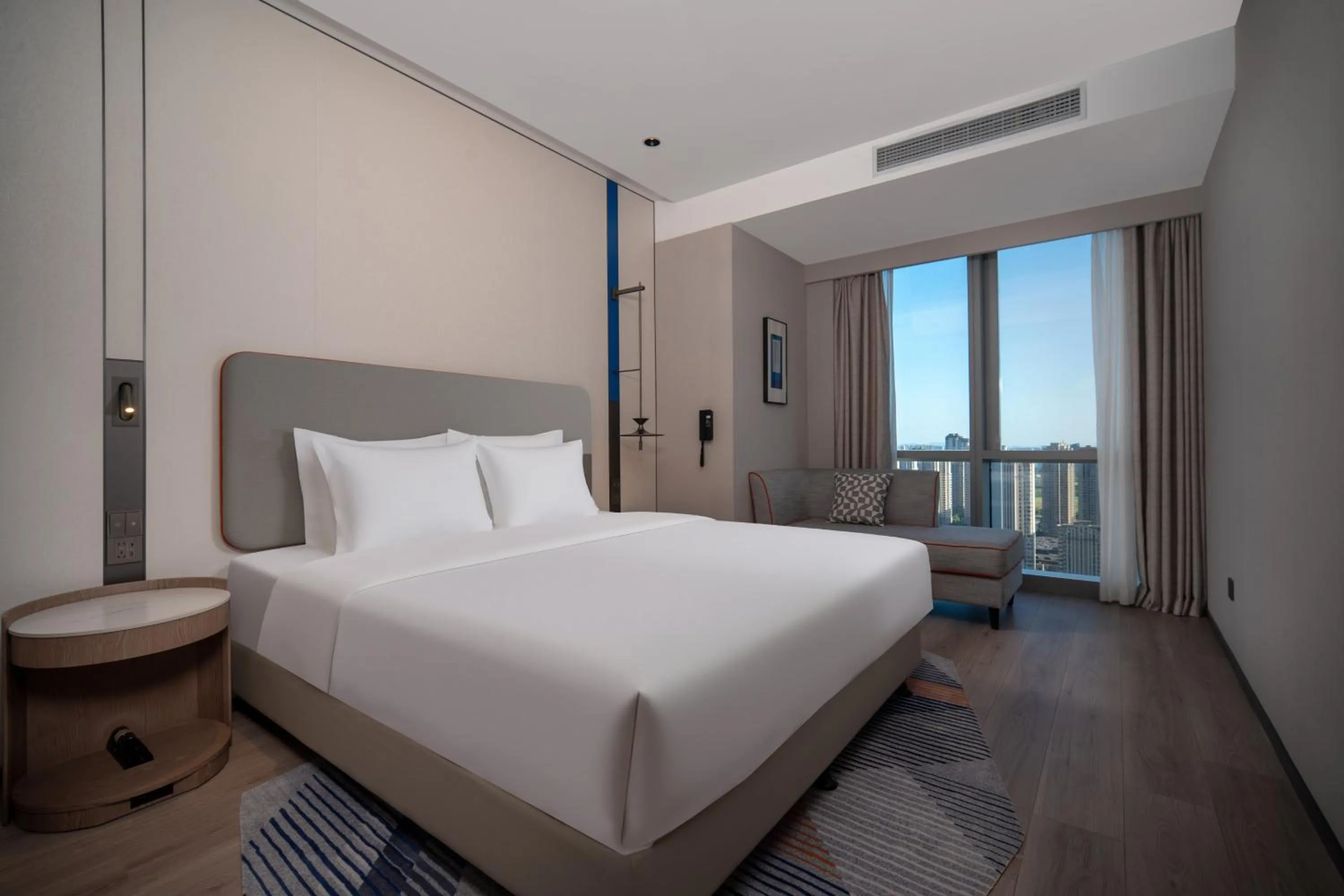 Photo of the whole room, Bed in Holiday Inn Express Wuxi Taihu by IHG