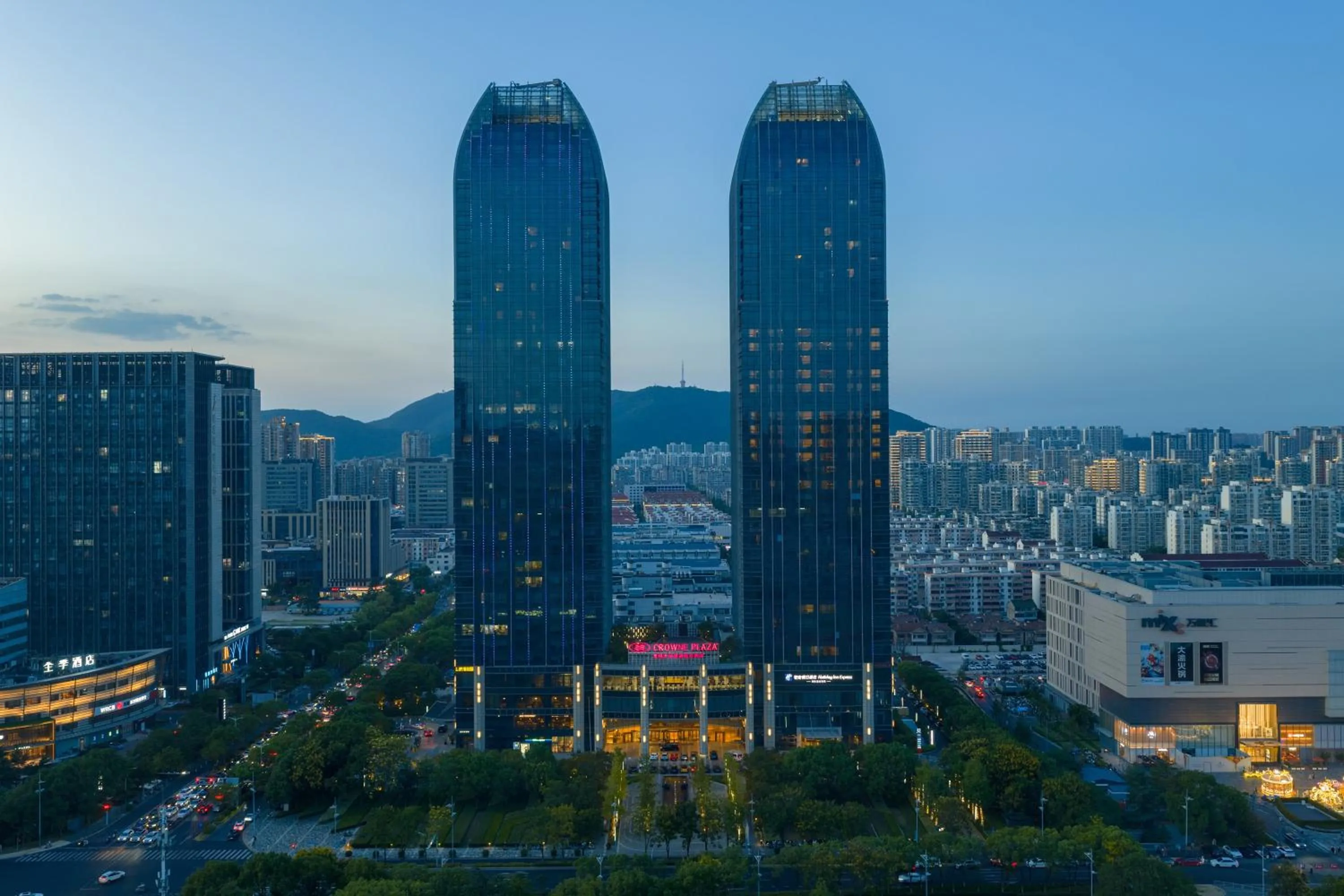 Property building in Holiday Inn Express Wuxi Taihu by IHG