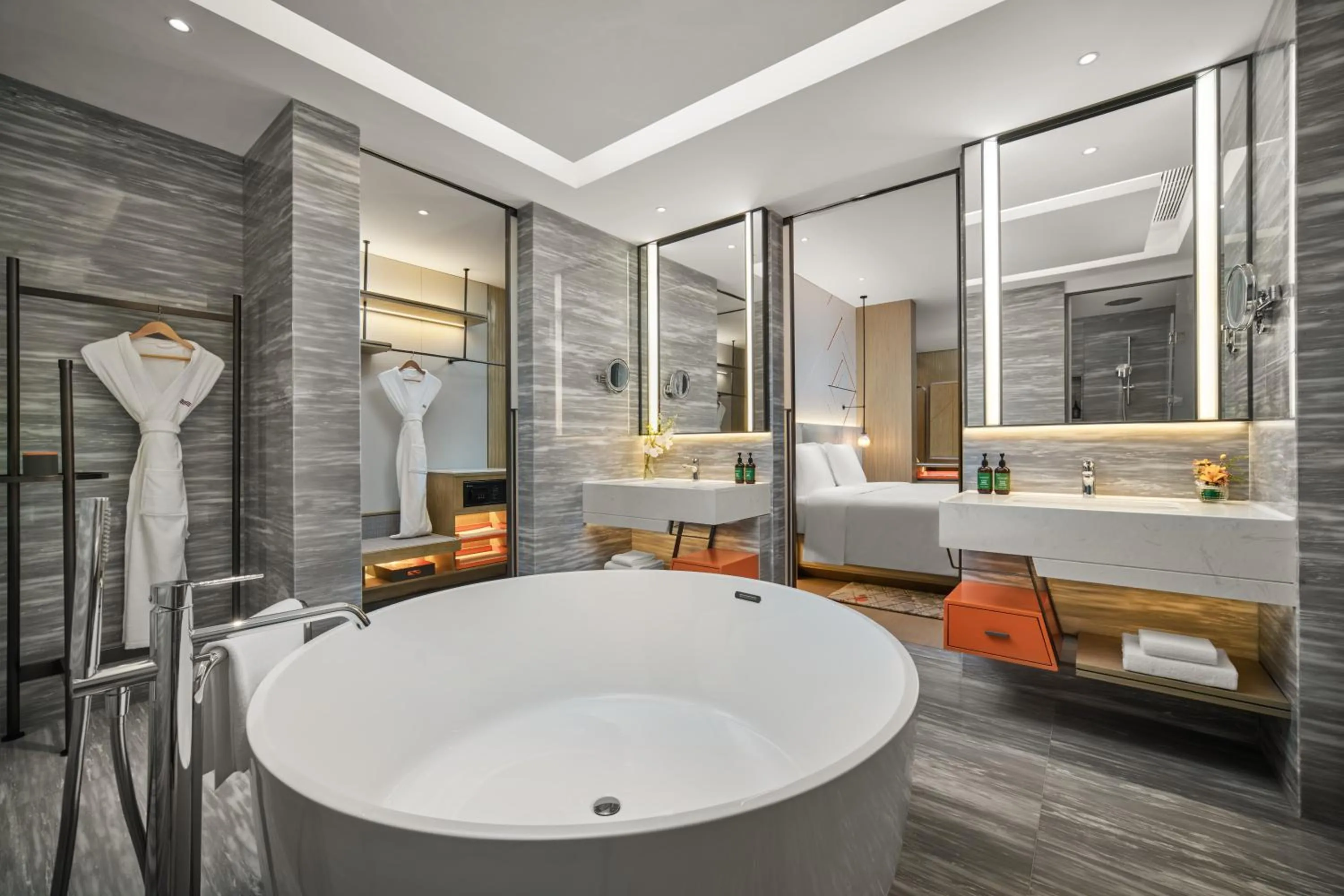 Bathroom in Crowne Plaza Zhongshan Torch High-tech Zone by IHG